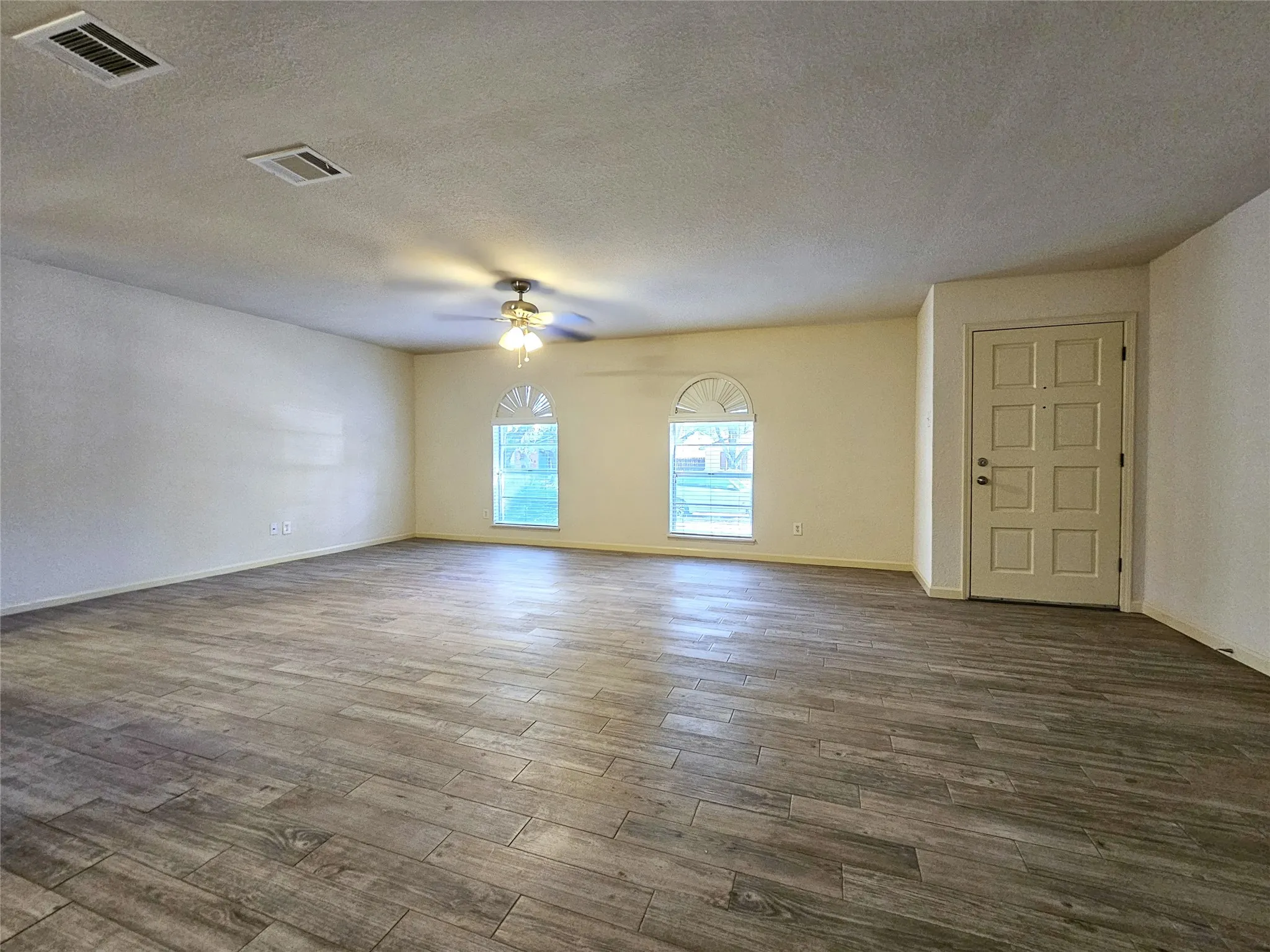 Single Family Residence For Rent in Collin County , 925 Whitehall Drive, Plano, Texas 75023, 3 Bedroom, 2 Bathroom, 2 Garage spaces, 1,440 Sqft, built in 1975, mls#21372784, Real Estate Agent in Plano, Homes For Rent in Collin county, Homes For Rent in Plano, Realtor in Plano Texas, Real Estate Brokerage Independent Realty Texas, Luminita Cordes Realtor