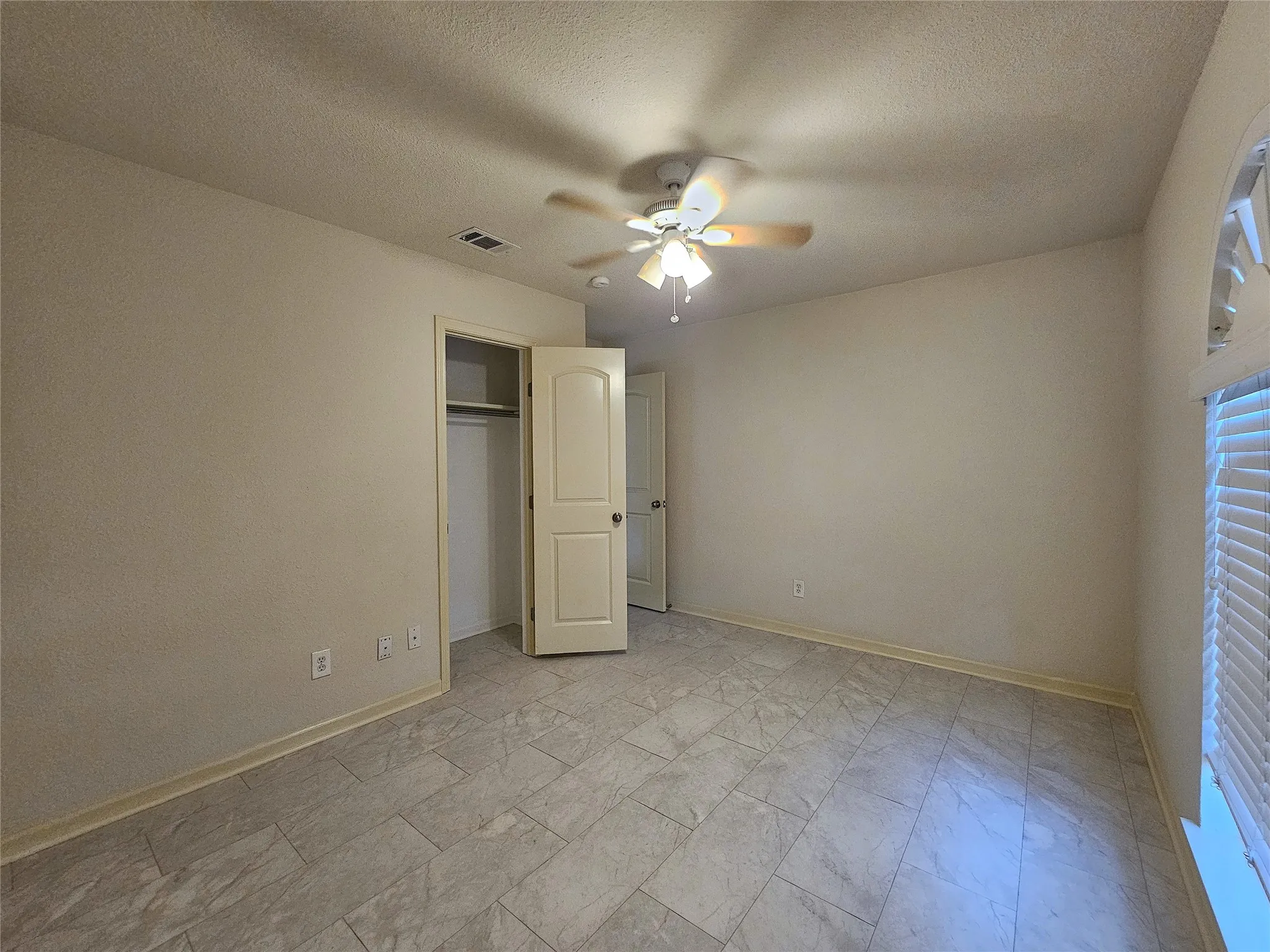 Single Family Residence For Rent in Collin County , 925 Whitehall Drive, Plano, Texas 75023, 3 Bedroom, 2 Bathroom, 2 Garage spaces, 1,440 Sqft, built in 1975, mls#21372784, Real Estate Agent in Plano, Homes For Rent in Collin county, Homes For Rent in Plano, Realtor in Plano Texas, Real Estate Brokerage Independent Realty Texas, Luminita Cordes Realtor