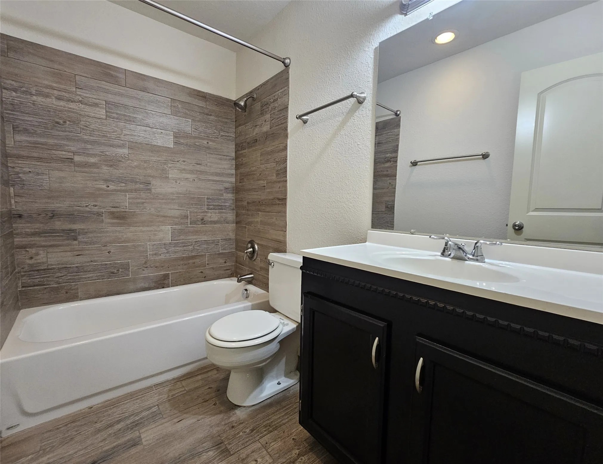 Single Family Residence For Rent in Collin County , 925 Whitehall Drive, Plano, Texas 75023, 3 Bedroom, 2 Bathroom, 2 Garage spaces, 1,440 Sqft, built in 1975, mls#21372784, Real Estate Agent in Plano, Homes For Rent in Collin county, Homes For Rent in Plano, Realtor in Plano Texas, Real Estate Brokerage Independent Realty Texas, Luminita Cordes Realtor