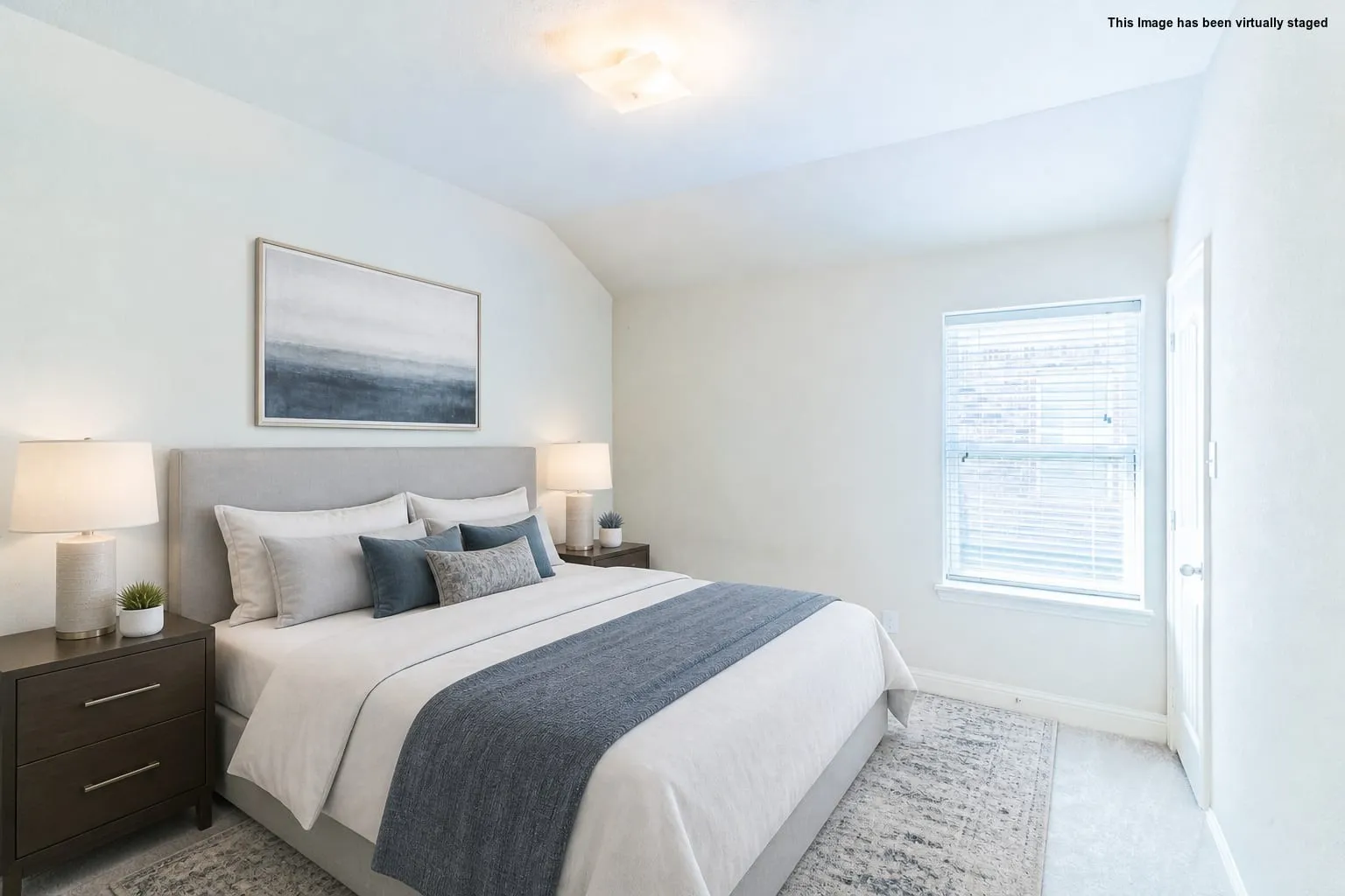 Virtual staged=>Vaulted ceiling, recessed lighting, window with blinds, interior door, light-toned wall color