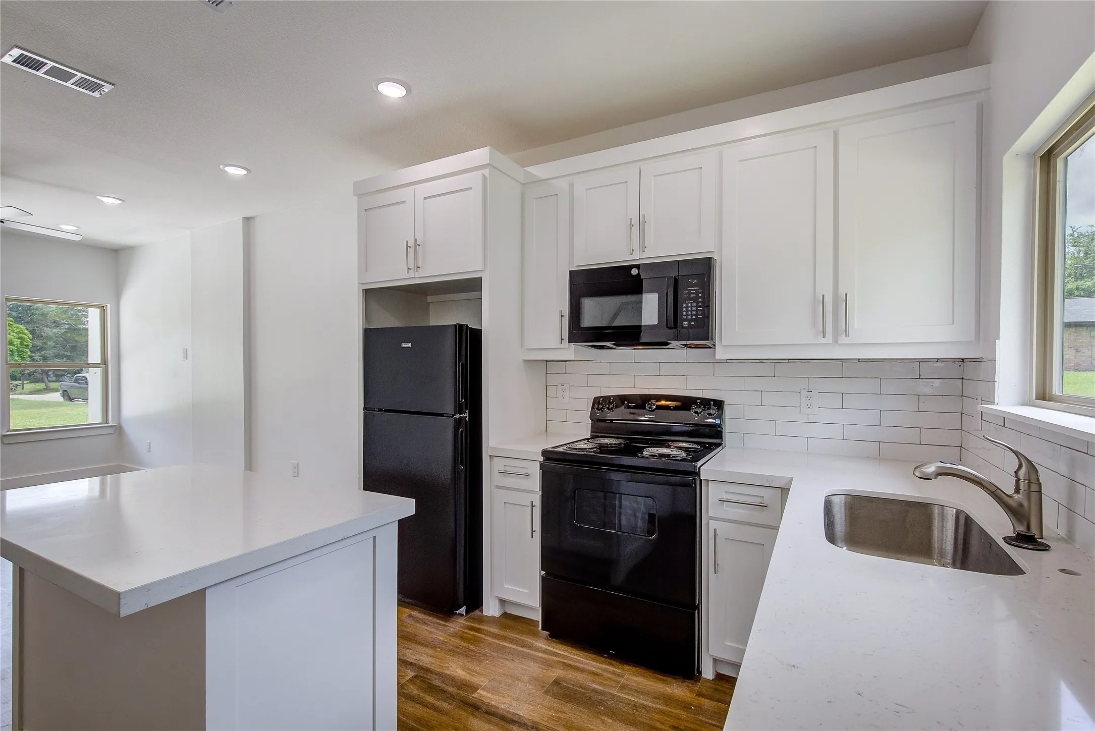 Single Family Residence For Sale in Hopkins County , 620 Whitworth Street, Sulphur Springs, Texas 75482, 3 Bedroom, 3 Bathroom, 1 Garage spaces, 1,350 Sqft, built in 2025, mls#21371496, Real Estate Agent in Sulphur Springs, Homes For Sale in Hopkins county, Homes For Sale in Sulphur Springs, Realtor in Sulphur Springs Texas, Real Estate Brokerage Independent Realty Texas, Luminita Cordes Realtor