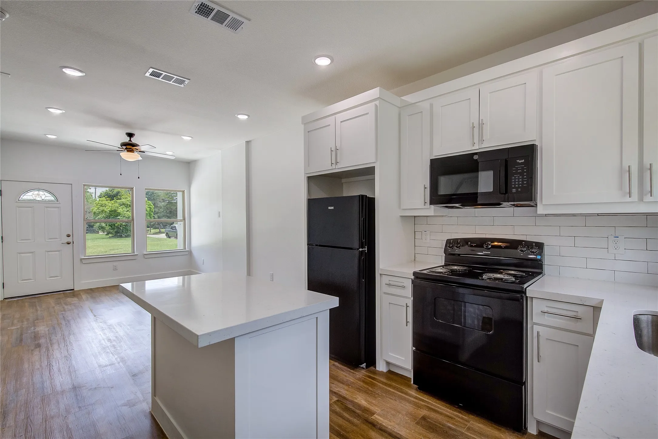 Single Family Residence For Sale in Hopkins County , 620 Whitworth Street, Sulphur Springs, Texas 75482, 3 Bedroom, 3 Bathroom, 1 Garage spaces, 1,350 Sqft, built in 2025, mls#21371496, Real Estate Agent in Sulphur Springs, Homes For Sale in Hopkins county, Homes For Sale in Sulphur Springs, Realtor in Sulphur Springs Texas, Real Estate Brokerage Independent Realty Texas, Luminita Cordes Realtor