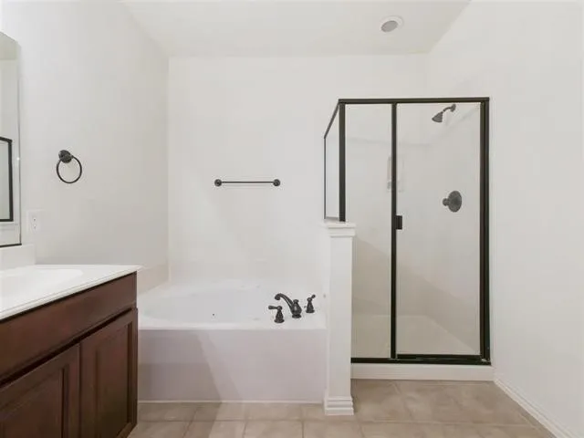 Townhouse For Rent in Dallas County , 7817 Fox Horn Drive, Irving, Texas 75063, 3 Bedroom, 4 Bathroom, 2 Garage spaces, 2,273 Sqft, built in 2008, mls#21372780, Real Estate Agent in Irving, Homes For Rent in Dallas county, Homes For Rent in Irving, Realtor in Irving Texas, Real Estate Brokerage Independent Realty Texas, Luminita Cordes Realtor