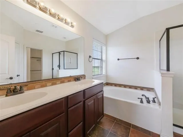 Townhouse For Rent in Dallas County , 7817 Fox Horn Drive, Irving, Texas 75063, 3 Bedroom, 4 Bathroom, 2 Garage spaces, 2,273 Sqft, built in 2008, mls#21372780, Real Estate Agent in Irving, Homes For Rent in Dallas county, Homes For Rent in Irving, Realtor in Irving Texas, Real Estate Brokerage Independent Realty Texas, Luminita Cordes Realtor