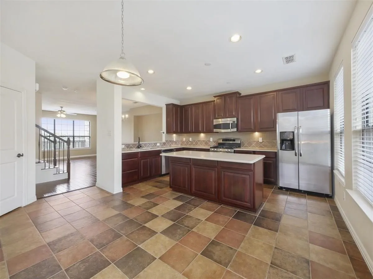 Townhouse For Rent in Dallas County , 7817 Fox Horn Drive, Irving, Texas 75063, 3 Bedroom, 4 Bathroom, 2 Garage spaces, 2,273 Sqft, built in 2008, mls#21372780, Real Estate Agent in Irving, Homes For Rent in Dallas county, Homes For Rent in Irving, Realtor in Irving Texas, Real Estate Brokerage Independent Realty Texas, Luminita Cordes Realtor