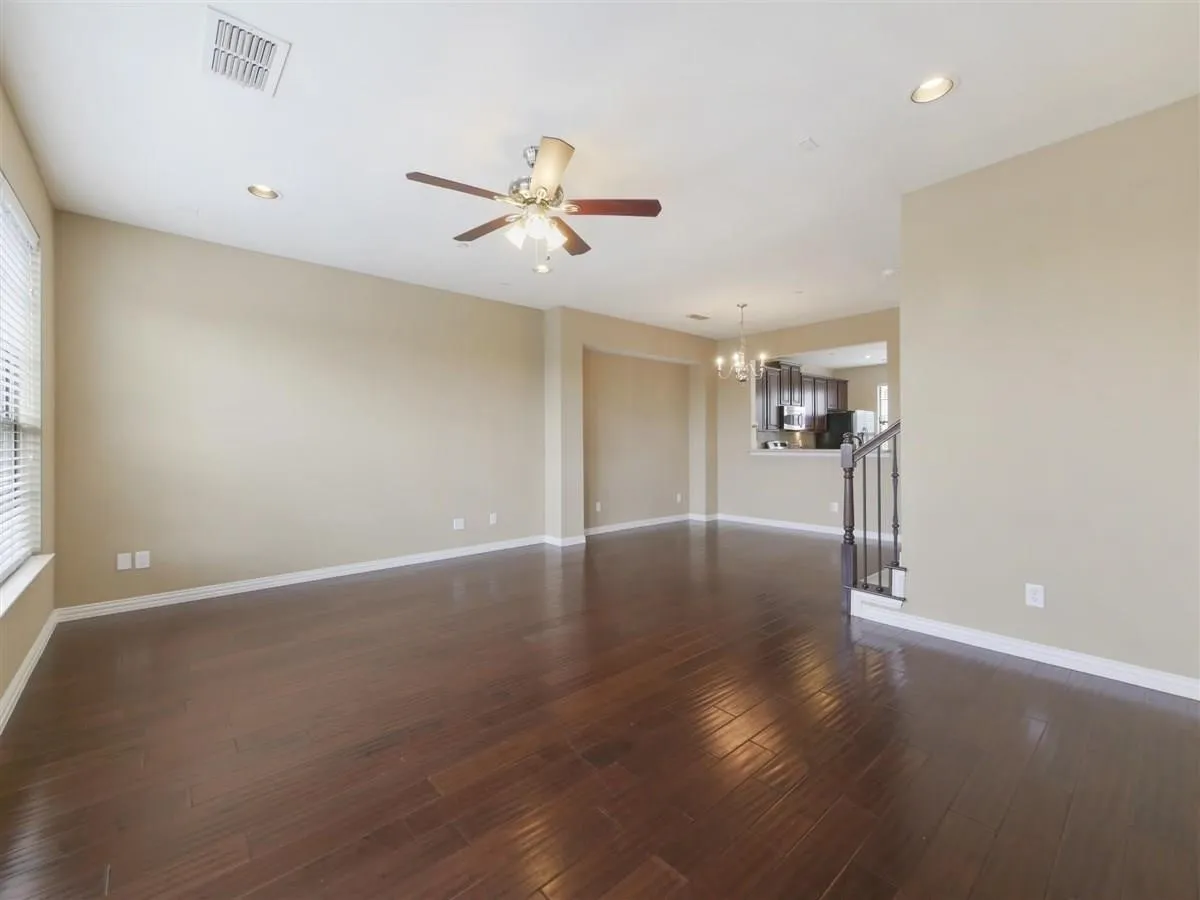 Townhouse For Rent in Dallas County , 7817 Fox Horn Drive, Irving, Texas 75063, 3 Bedroom, 4 Bathroom, 2 Garage spaces, 2,273 Sqft, built in 2008, mls#21372780, Real Estate Agent in Irving, Homes For Rent in Dallas county, Homes For Rent in Irving, Realtor in Irving Texas, Real Estate Brokerage Independent Realty Texas, Luminita Cordes Realtor