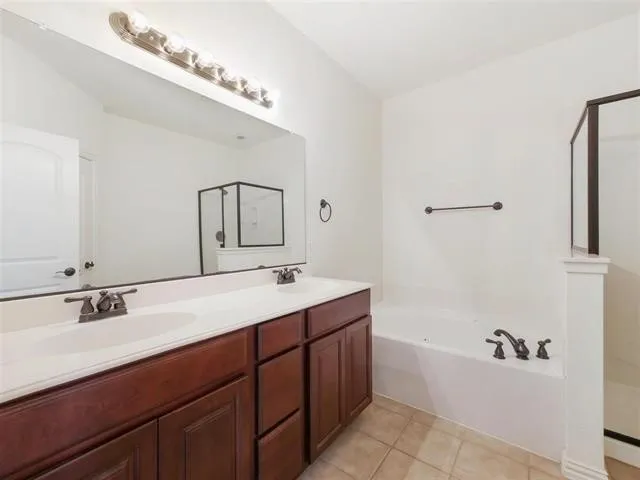 Townhouse For Rent in Dallas County , 7817 Fox Horn Drive, Irving, Texas 75063, 3 Bedroom, 4 Bathroom, 2 Garage spaces, 2,273 Sqft, built in 2008, mls#21372780, Real Estate Agent in Irving, Homes For Rent in Dallas county, Homes For Rent in Irving, Realtor in Irving Texas, Real Estate Brokerage Independent Realty Texas, Luminita Cordes Realtor