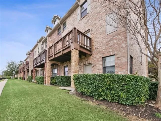 Townhouse For Rent in Dallas County , 7817 Fox Horn Drive, Irving, Texas 75063, 3 Bedroom, 4 Bathroom, 2 Garage spaces, 2,273 Sqft, built in 2008, mls#21372780, Real Estate Agent in Irving, Homes For Rent in Dallas county, Homes For Rent in Irving, Realtor in Irving Texas, Real Estate Brokerage Independent Realty Texas, Luminita Cordes Realtor