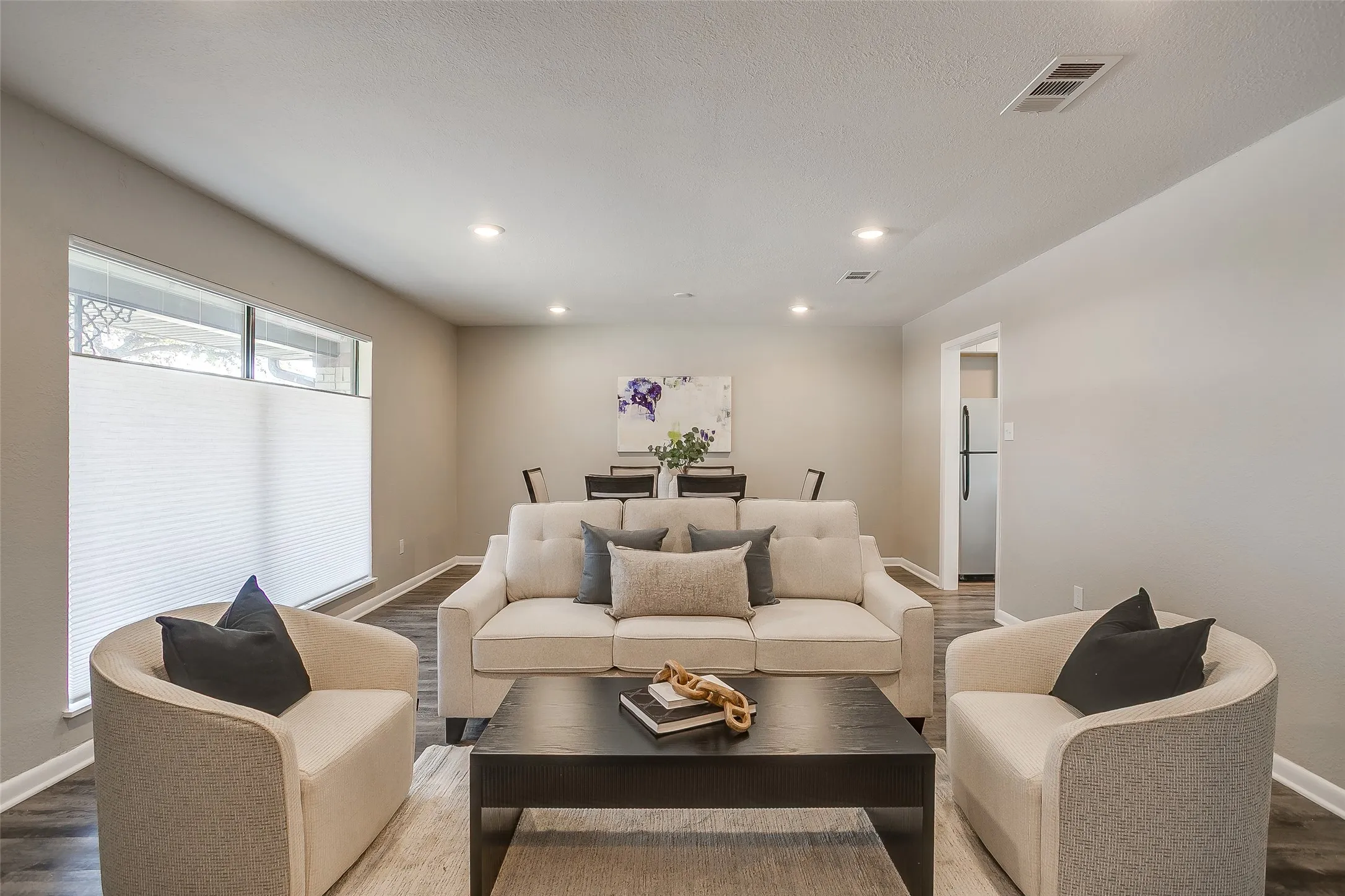 Single Family Residence For Sale in Tarrant County , 6940 Bal Lake Drive, Fort Worth, Texas 76116, 3 Bedroom, 2 Bathroom, 2 Garage spaces, 2,343 Sqft, built in 1966, mls#21367645, Real Estate Agent in Fort Worth, Homes For Sale in Tarrant county, Homes For Sale in Fort Worth, Realtor in Fort Worth Texas, Real Estate Brokerage Independent Realty Texas, Luminita Cordes Realtor