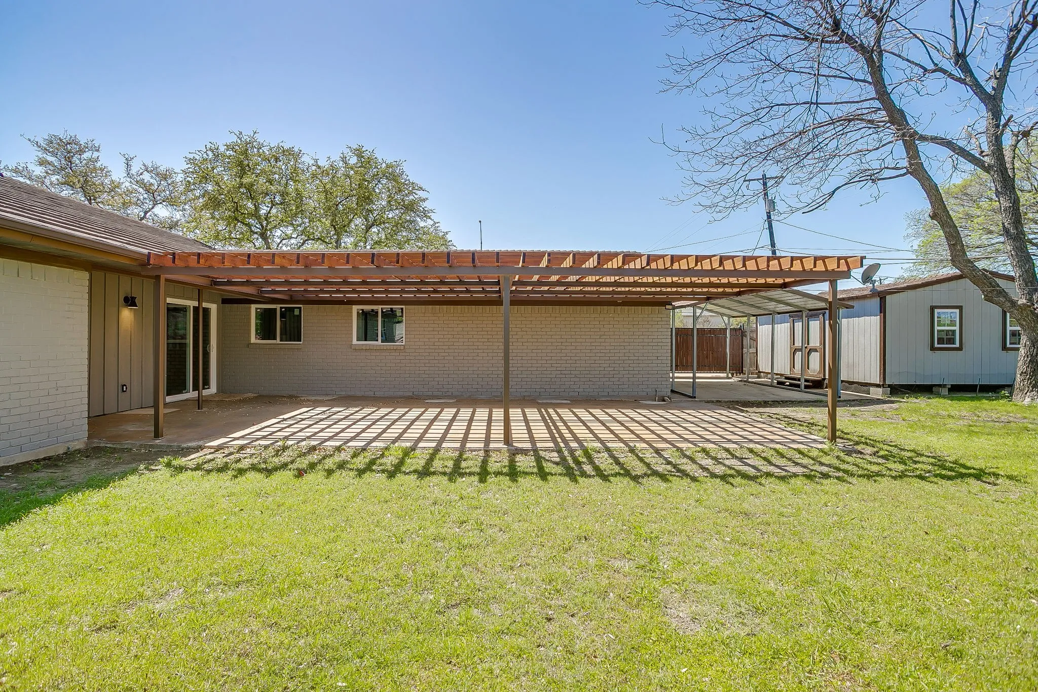 Single Family Residence For Sale in Tarrant County , 6940 Bal Lake Drive, Fort Worth, Texas 76116, 3 Bedroom, 2 Bathroom, 2 Garage spaces, 2,343 Sqft, built in 1966, mls#21367645, Real Estate Agent in Fort Worth, Homes For Sale in Tarrant county, Homes For Sale in Fort Worth, Realtor in Fort Worth Texas, Real Estate Brokerage Independent Realty Texas, Luminita Cordes Realtor