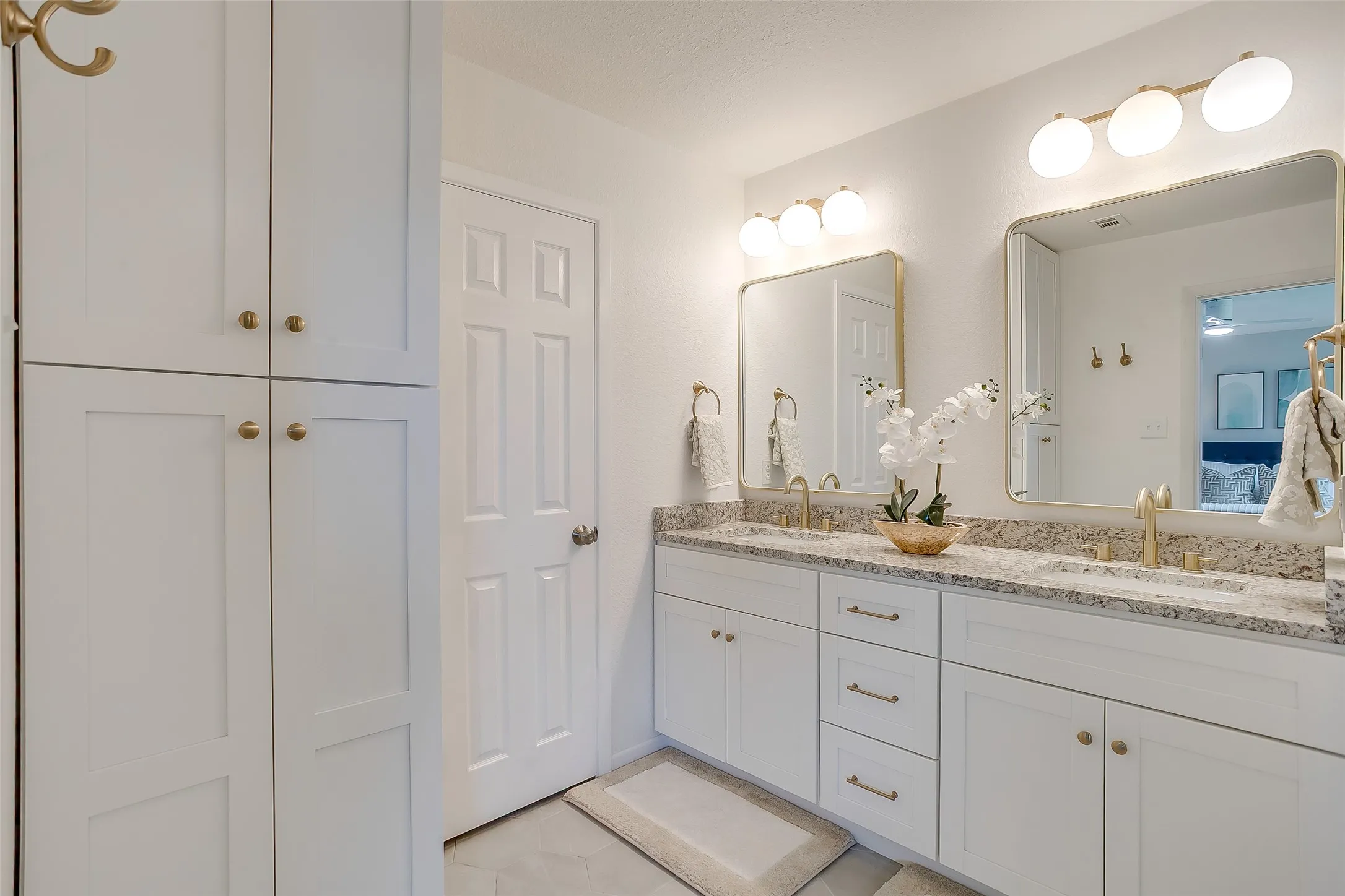 Single Family Residence For Sale in Tarrant County , 6940 Bal Lake Drive, Fort Worth, Texas 76116, 3 Bedroom, 2 Bathroom, 2 Garage spaces, 2,343 Sqft, built in 1966, mls#21367645, Real Estate Agent in Fort Worth, Homes For Sale in Tarrant county, Homes For Sale in Fort Worth, Realtor in Fort Worth Texas, Real Estate Brokerage Independent Realty Texas, Luminita Cordes Realtor
