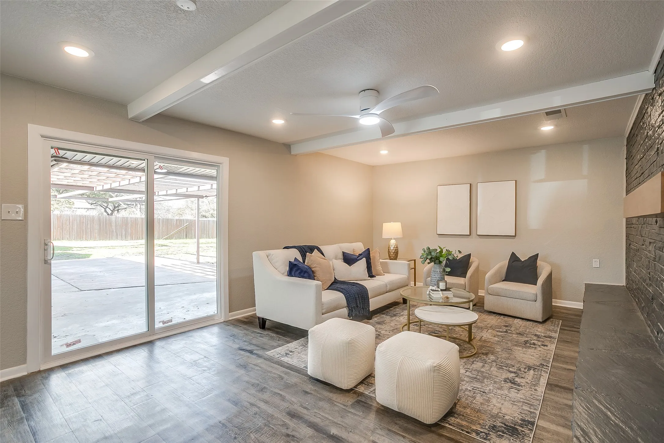Single Family Residence For Sale in Tarrant County , 6940 Bal Lake Drive, Fort Worth, Texas 76116, 3 Bedroom, 2 Bathroom, 2 Garage spaces, 2,343 Sqft, built in 1966, mls#21367645, Real Estate Agent in Fort Worth, Homes For Sale in Tarrant county, Homes For Sale in Fort Worth, Realtor in Fort Worth Texas, Real Estate Brokerage Independent Realty Texas, Luminita Cordes Realtor