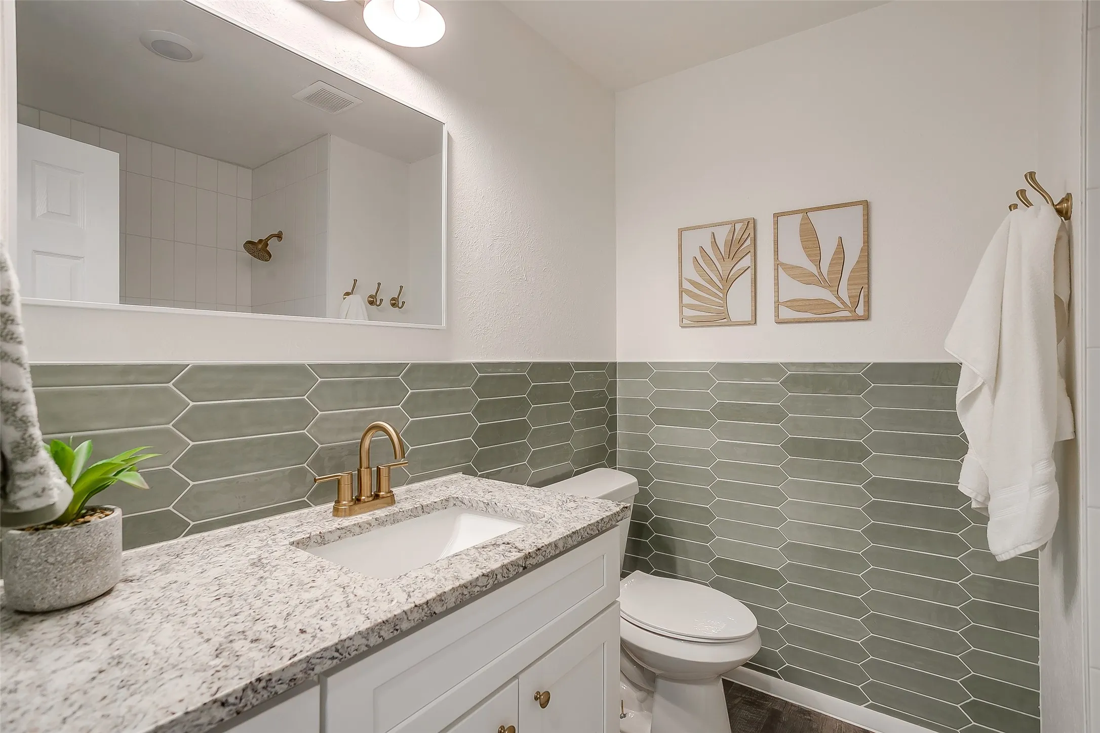 Single Family Residence For Sale in Tarrant County , 6940 Bal Lake Drive, Fort Worth, Texas 76116, 3 Bedroom, 2 Bathroom, 2 Garage spaces, 2,343 Sqft, built in 1966, mls#21367645, Real Estate Agent in Fort Worth, Homes For Sale in Tarrant county, Homes For Sale in Fort Worth, Realtor in Fort Worth Texas, Real Estate Brokerage Independent Realty Texas, Luminita Cordes Realtor