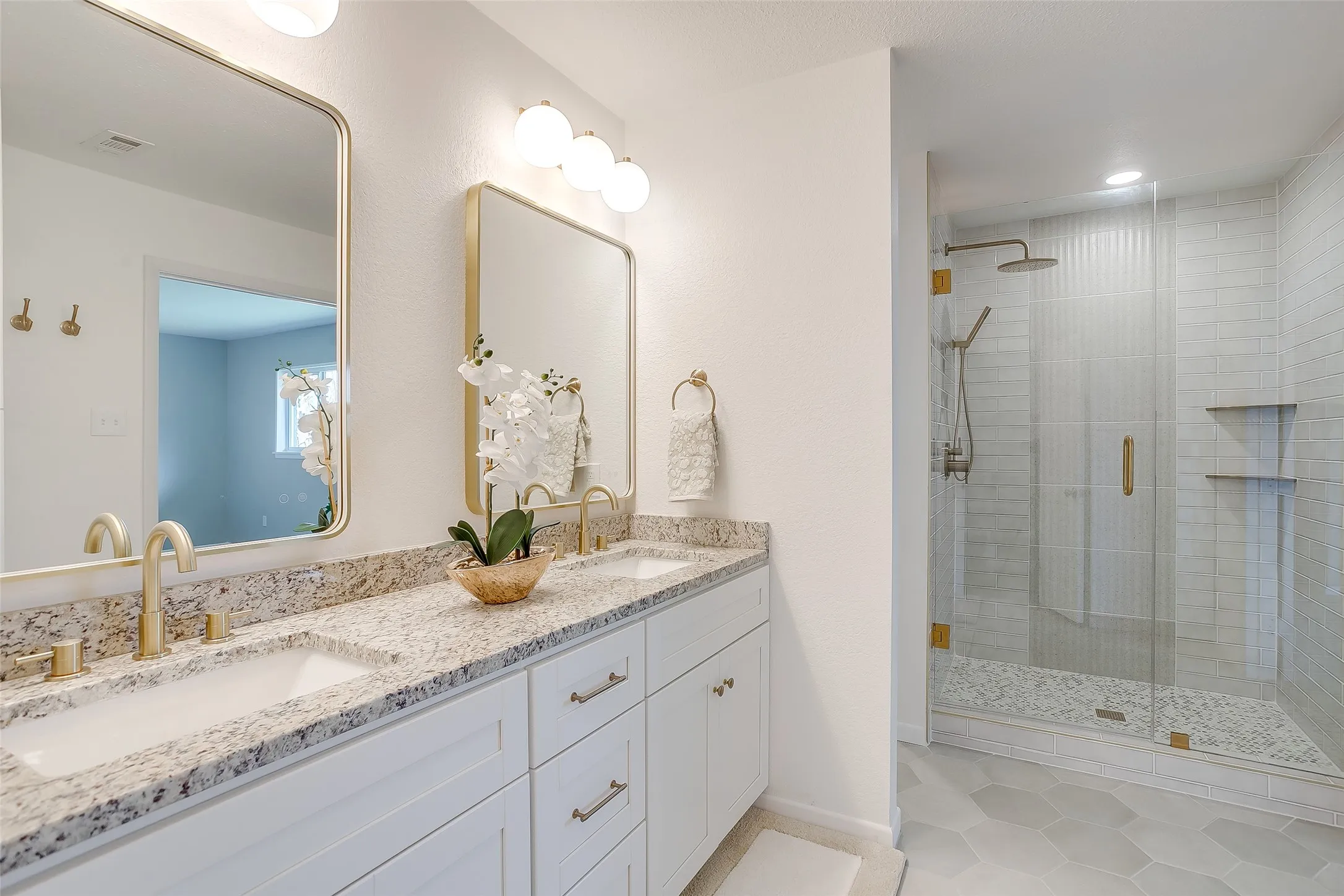Single Family Residence For Sale in Tarrant County , 6940 Bal Lake Drive, Fort Worth, Texas 76116, 3 Bedroom, 2 Bathroom, 2 Garage spaces, 2,343 Sqft, built in 1966, mls#21367645, Real Estate Agent in Fort Worth, Homes For Sale in Tarrant county, Homes For Sale in Fort Worth, Realtor in Fort Worth Texas, Real Estate Brokerage Independent Realty Texas, Luminita Cordes Realtor