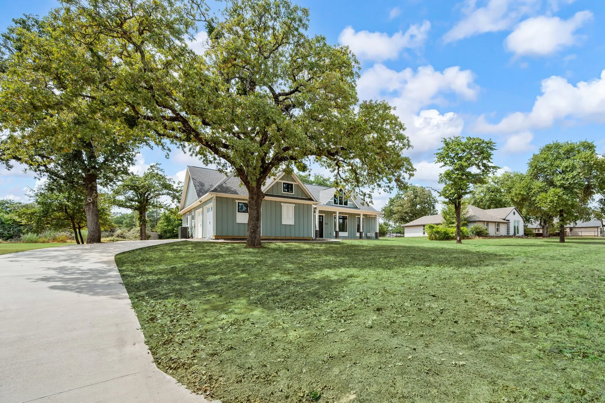 Single Family Residence For Sale in Tarrant County , 1350 Randol Mill Avenue, Keller, Texas 76262, 3 Bedroom, 2 Bathroom, 2 Garage spaces, 2,367 Sqft, built in 2020, mls#21372781, Real Estate Agent in Keller, Homes For Sale in Tarrant county, Homes For Sale in Keller, Realtor in Keller Texas, Real Estate Brokerage Independent Realty Texas, Luminita Cordes Realtor