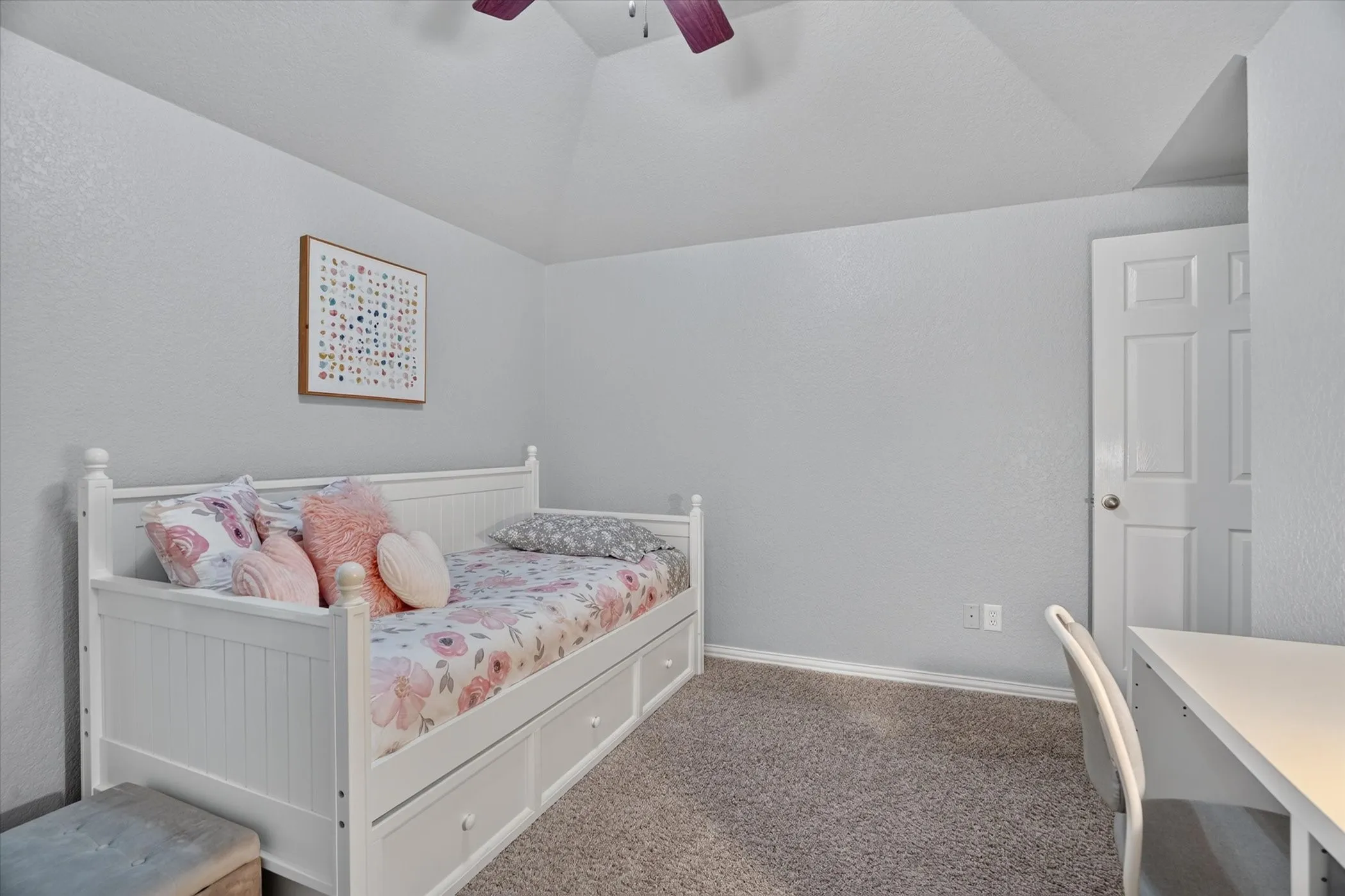 Single Family Residence For Sale in Hood County , 9216 Hanging Moss Drive, Granbury, Texas 76049, 4 Bedroom, 2 Bathroom, 3 Garage spaces, 2,176 Sqft, built in 1999, mls#21368250, Real Estate Agent in Granbury, Homes For Sale in Hood county, Homes For Sale in Granbury, Realtor in Granbury Texas, Real Estate Brokerage Independent Realty Texas, Luminita Cordes Realtor