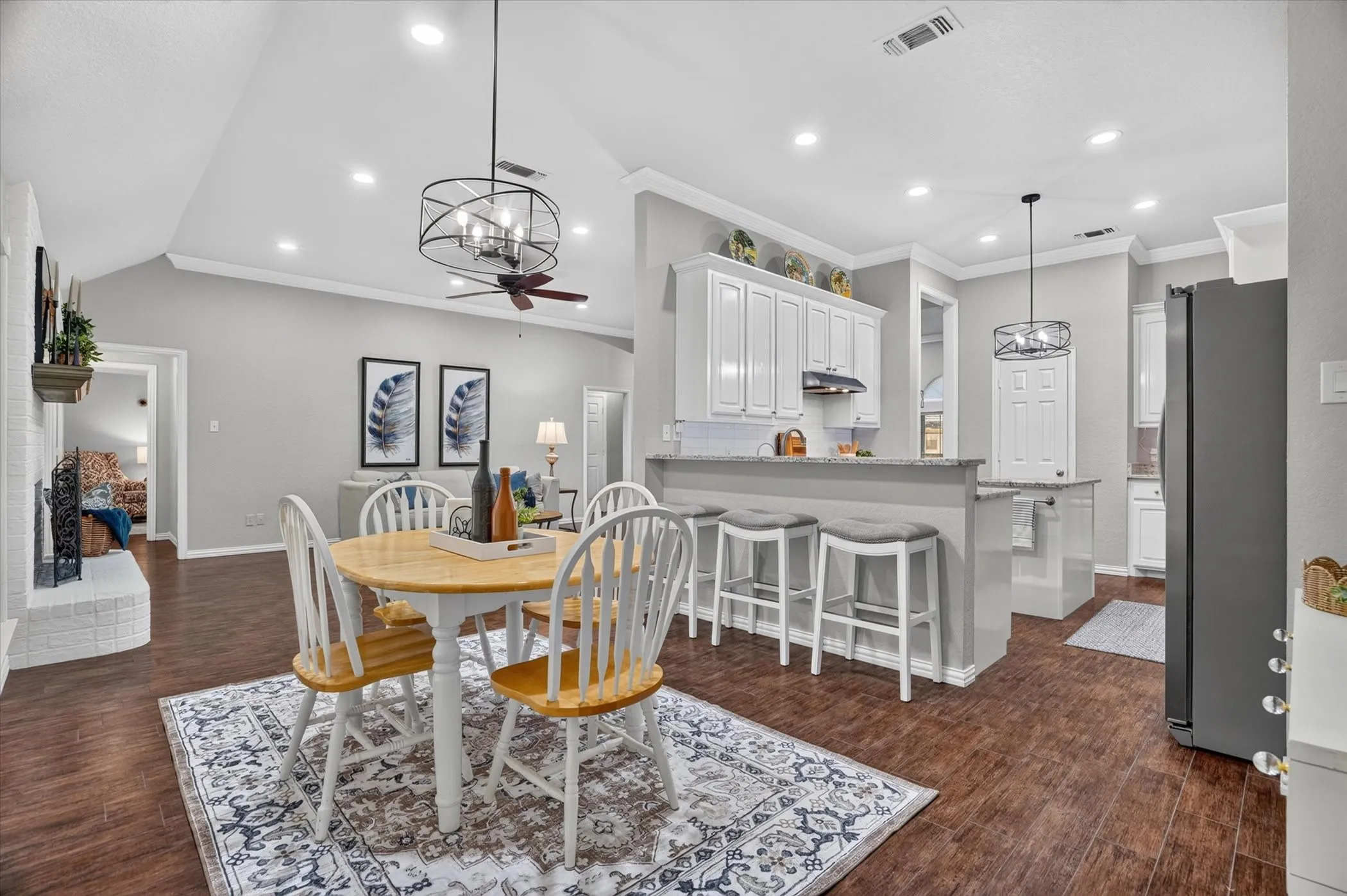 Single Family Residence For Sale in Hood County , 9216 Hanging Moss Drive, Granbury, Texas 76049, 4 Bedroom, 2 Bathroom, 3 Garage spaces, 2,176 Sqft, built in 1999, mls#21368250, Real Estate Agent in Granbury, Homes For Sale in Hood county, Homes For Sale in Granbury, Realtor in Granbury Texas, Real Estate Brokerage Independent Realty Texas, Luminita Cordes Realtor