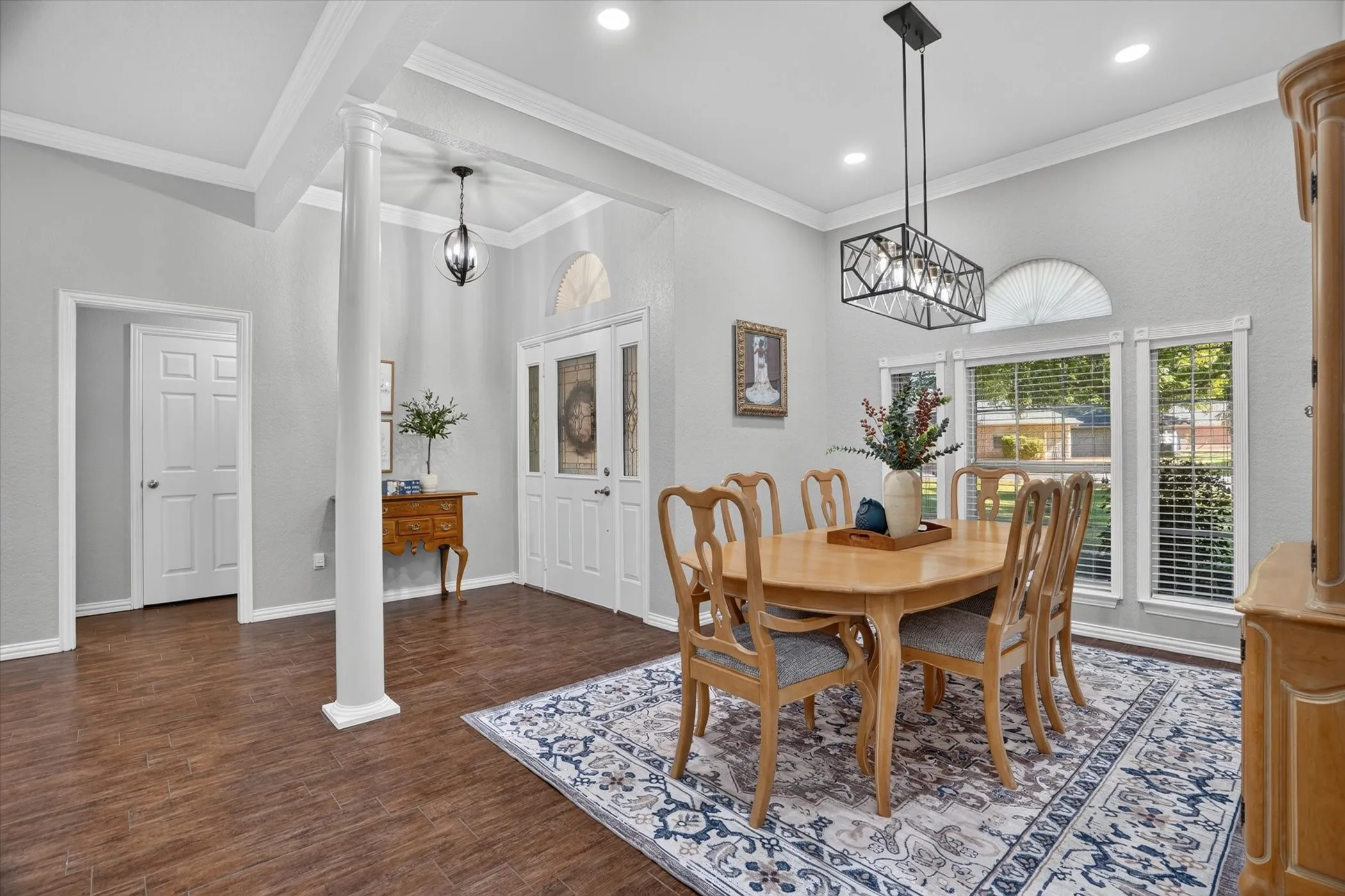 Single Family Residence For Sale in Hood County , 9216 Hanging Moss Drive, Granbury, Texas 76049, 4 Bedroom, 2 Bathroom, 3 Garage spaces, 2,176 Sqft, built in 1999, mls#21368250, Real Estate Agent in Granbury, Homes For Sale in Hood county, Homes For Sale in Granbury, Realtor in Granbury Texas, Real Estate Brokerage Independent Realty Texas, Luminita Cordes Realtor