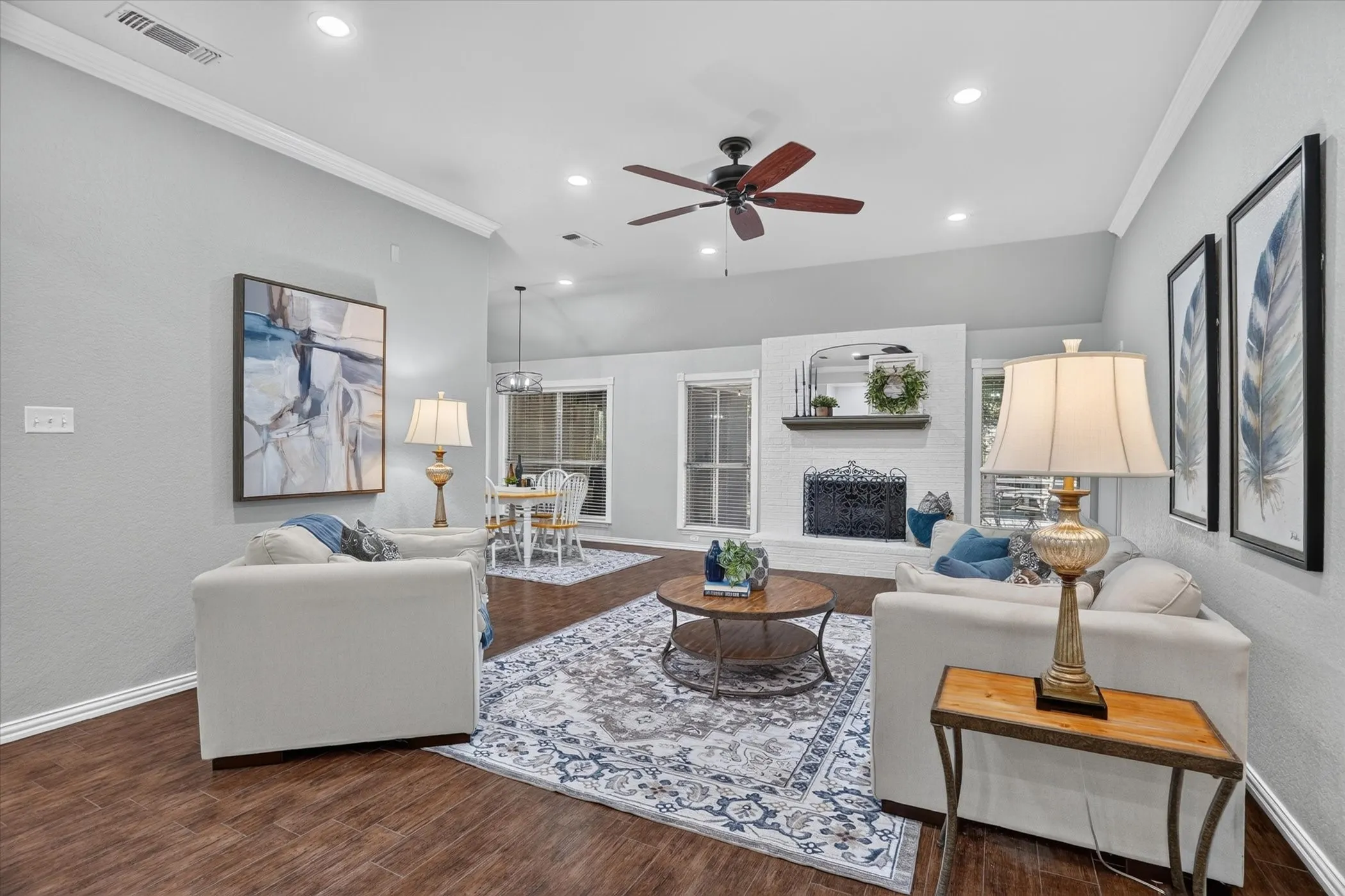 Single Family Residence For Sale in Hood County , 9216 Hanging Moss Drive, Granbury, Texas 76049, 4 Bedroom, 2 Bathroom, 3 Garage spaces, 2,176 Sqft, built in 1999, mls#21368250, Real Estate Agent in Granbury, Homes For Sale in Hood county, Homes For Sale in Granbury, Realtor in Granbury Texas, Real Estate Brokerage Independent Realty Texas, Luminita Cordes Realtor