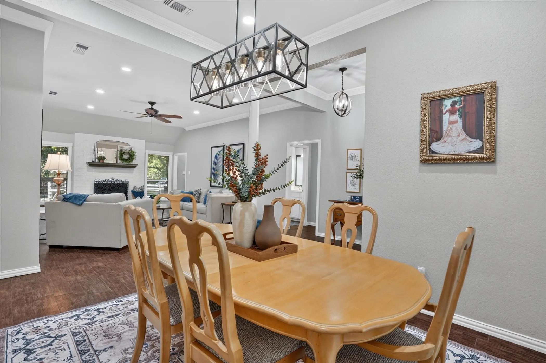 Single Family Residence For Sale in Hood County , 9216 Hanging Moss Drive, Granbury, Texas 76049, 4 Bedroom, 2 Bathroom, 3 Garage spaces, 2,176 Sqft, built in 1999, mls#21368250, Real Estate Agent in Granbury, Homes For Sale in Hood county, Homes For Sale in Granbury, Realtor in Granbury Texas, Real Estate Brokerage Independent Realty Texas, Luminita Cordes Realtor