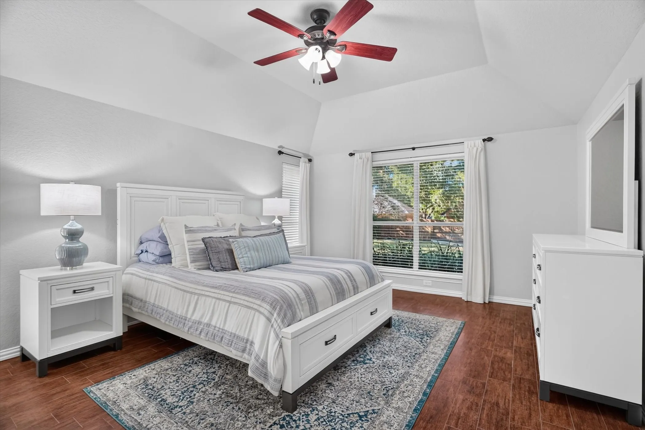 Single Family Residence For Sale in Hood County , 9216 Hanging Moss Drive, Granbury, Texas 76049, 4 Bedroom, 2 Bathroom, 3 Garage spaces, 2,176 Sqft, built in 1999, mls#21368250, Real Estate Agent in Granbury, Homes For Sale in Hood county, Homes For Sale in Granbury, Realtor in Granbury Texas, Real Estate Brokerage Independent Realty Texas, Luminita Cordes Realtor