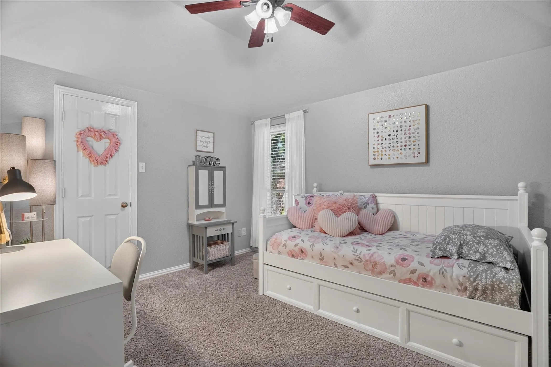 Single Family Residence For Sale in Hood County , 9216 Hanging Moss Drive, Granbury, Texas 76049, 4 Bedroom, 2 Bathroom, 3 Garage spaces, 2,176 Sqft, built in 1999, mls#21368250, Real Estate Agent in Granbury, Homes For Sale in Hood county, Homes For Sale in Granbury, Realtor in Granbury Texas, Real Estate Brokerage Independent Realty Texas, Luminita Cordes Realtor