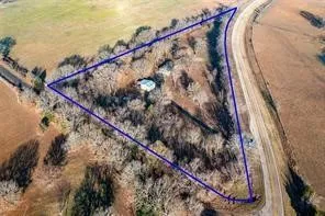 Manufactured Home For Sale in Hopkins County , 1920 Fm 2948, Como, Texas 75431, 2 Bedroom, 2 Bathroom, 1 Garage spaces, 1,144 Sqft, built in 2008, mls#21372804, Real Estate Agent in Como, Homes For Sale in Hopkins county, Homes For Sale in Como, Realtor in Como Texas, Real Estate Brokerage Independent Realty Texas, Luminita Cordes Realtor