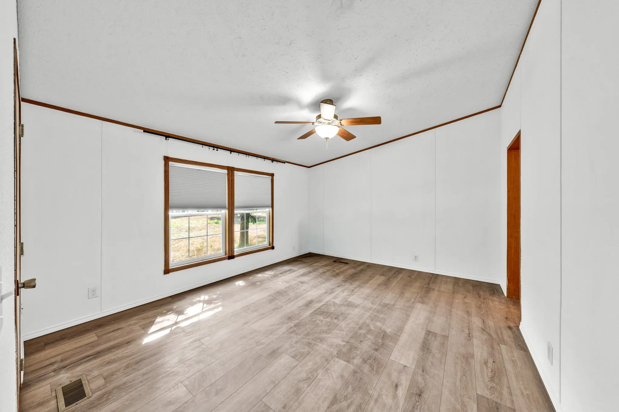 Manufactured Home For Sale in Hopkins County , 1920 Fm 2948, Como, Texas 75431, 2 Bedroom, 2 Bathroom, 1 Garage spaces, 1,144 Sqft, built in 2008, mls#21372804, Real Estate Agent in Como, Homes For Sale in Hopkins county, Homes For Sale in Como, Realtor in Como Texas, Real Estate Brokerage Independent Realty Texas, Luminita Cordes Realtor