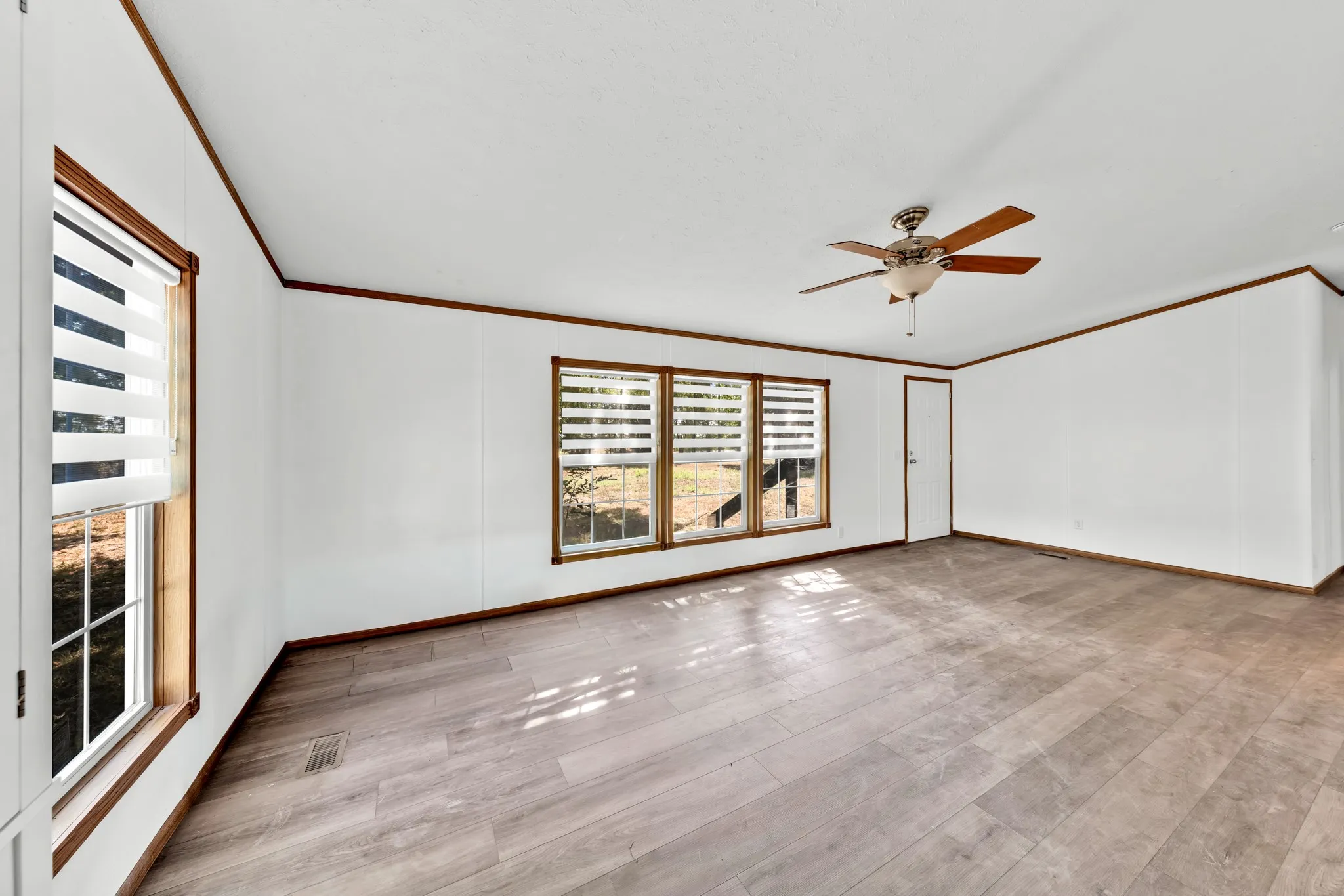 Manufactured Home For Sale in Hopkins County , 1920 Fm 2948, Como, Texas 75431, 2 Bedroom, 2 Bathroom, 1 Garage spaces, 1,144 Sqft, built in 2008, mls#21372804, Real Estate Agent in Como, Homes For Sale in Hopkins county, Homes For Sale in Como, Realtor in Como Texas, Real Estate Brokerage Independent Realty Texas, Luminita Cordes Realtor