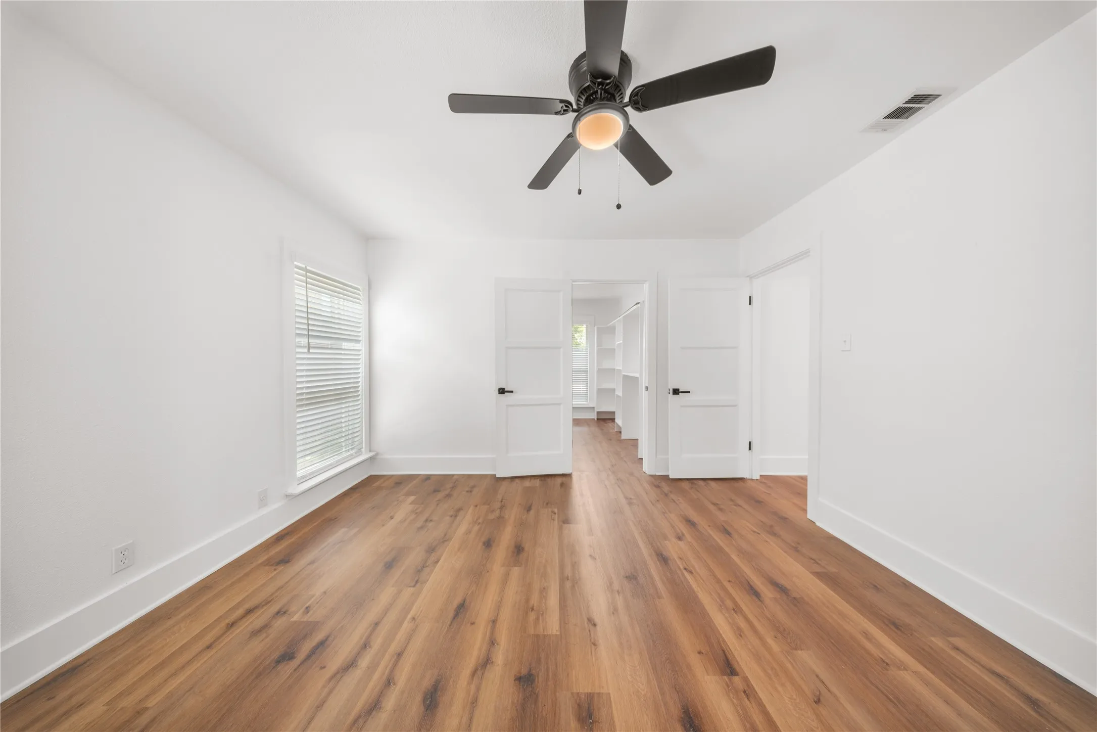 Single Family Residence For Rent in Dallas County , 1314 Arborvitae Avenue, Dallas, Texas 75224, 3 Bedroom, 2 Bathroom, 2 Garage spaces, 1,441 Sqft, built in 1945, mls#21372807, Real Estate Agent in Dallas, Homes For Rent in Dallas county, Homes For Rent in Dallas, Realtor in Dallas Texas, Real Estate Brokerage Independent Realty Texas, Luminita Cordes Realtor