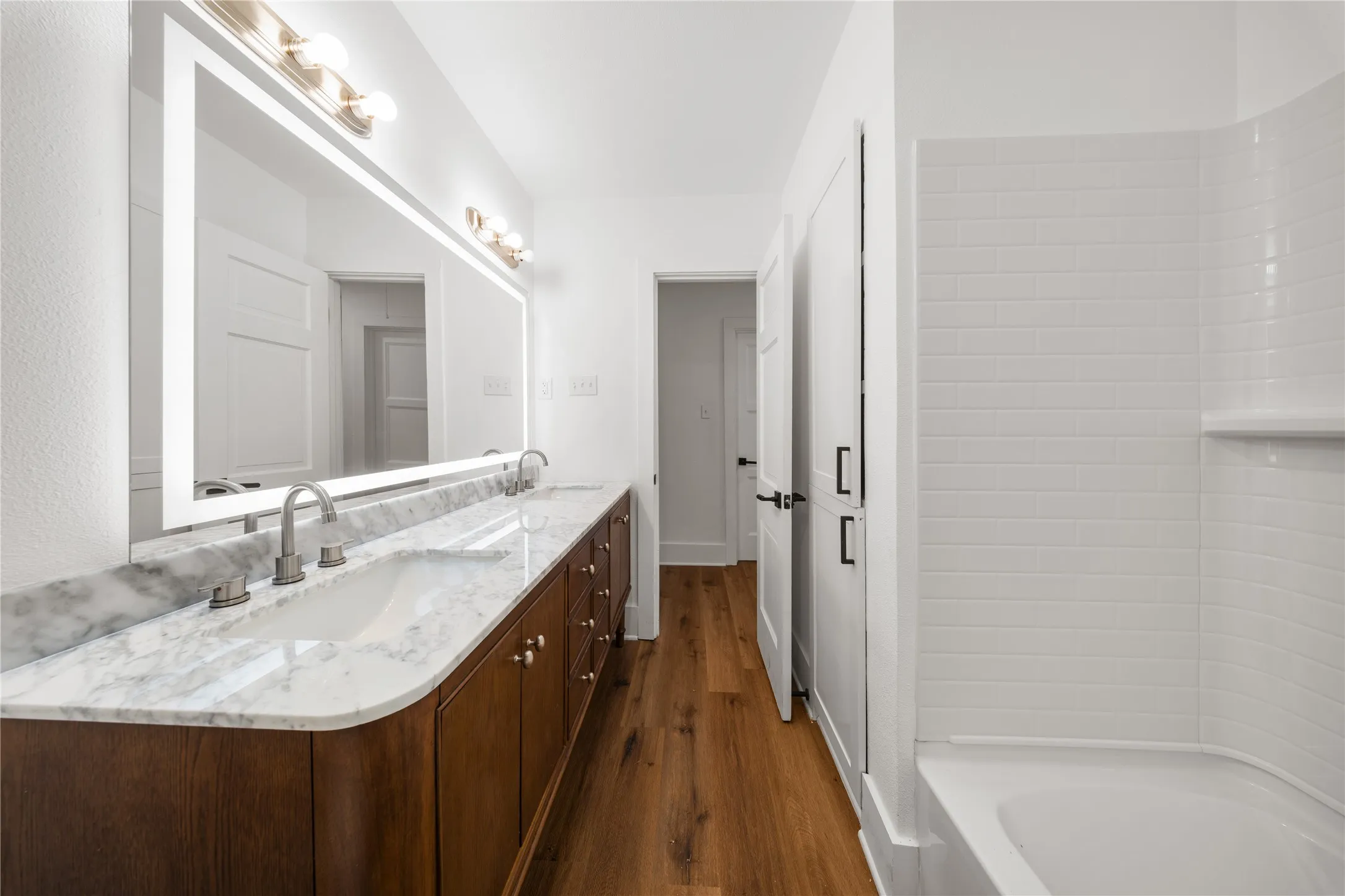 Single Family Residence For Rent in Dallas County , 1314 Arborvitae Avenue, Dallas, Texas 75224, 3 Bedroom, 2 Bathroom, 2 Garage spaces, 1,441 Sqft, built in 1945, mls#21372807, Real Estate Agent in Dallas, Homes For Rent in Dallas county, Homes For Rent in Dallas, Realtor in Dallas Texas, Real Estate Brokerage Independent Realty Texas, Luminita Cordes Realtor