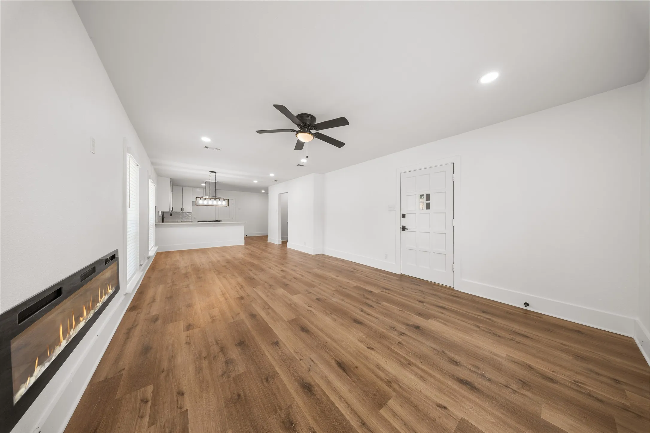 Single Family Residence For Rent in Dallas County , 1314 Arborvitae Avenue, Dallas, Texas 75224, 3 Bedroom, 2 Bathroom, 2 Garage spaces, 1,441 Sqft, built in 1945, mls#21372807, Real Estate Agent in Dallas, Homes For Rent in Dallas county, Homes For Rent in Dallas, Realtor in Dallas Texas, Real Estate Brokerage Independent Realty Texas, Luminita Cordes Realtor