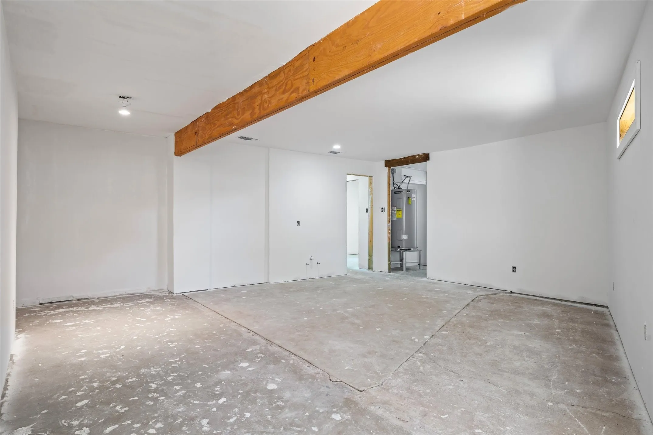Single Family Residence For Sale in Smith County , 1428 Lakeshore, Hideaway, Texas 75771, 4 Bedroom, 4 Bathroom, 3 Garage spaces, 3,120 Sqft, built in 1976, mls#21372814, Real Estate Agent in Hideaway, Homes For Sale in Smith county, Homes For Sale in Hideaway, Realtor in Hideaway Texas, Real Estate Brokerage Independent Realty Texas, Luminita Cordes Realtor