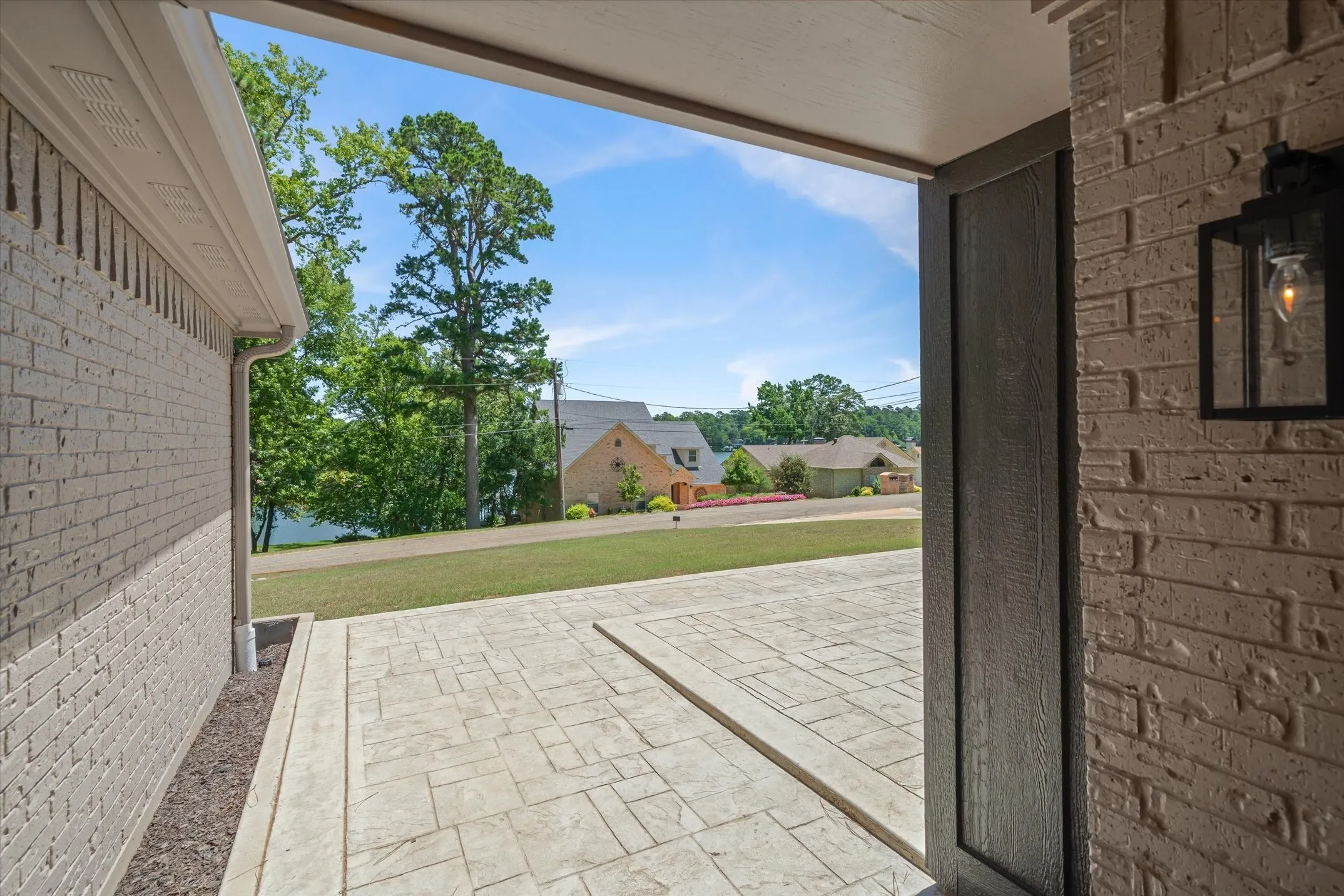 Single Family Residence For Sale in Smith County , 1428 Lakeshore, Hideaway, Texas 75771, 4 Bedroom, 4 Bathroom, 3 Garage spaces, 3,120 Sqft, built in 1976, mls#21372814, Real Estate Agent in Hideaway, Homes For Sale in Smith county, Homes For Sale in Hideaway, Realtor in Hideaway Texas, Real Estate Brokerage Independent Realty Texas, Luminita Cordes Realtor