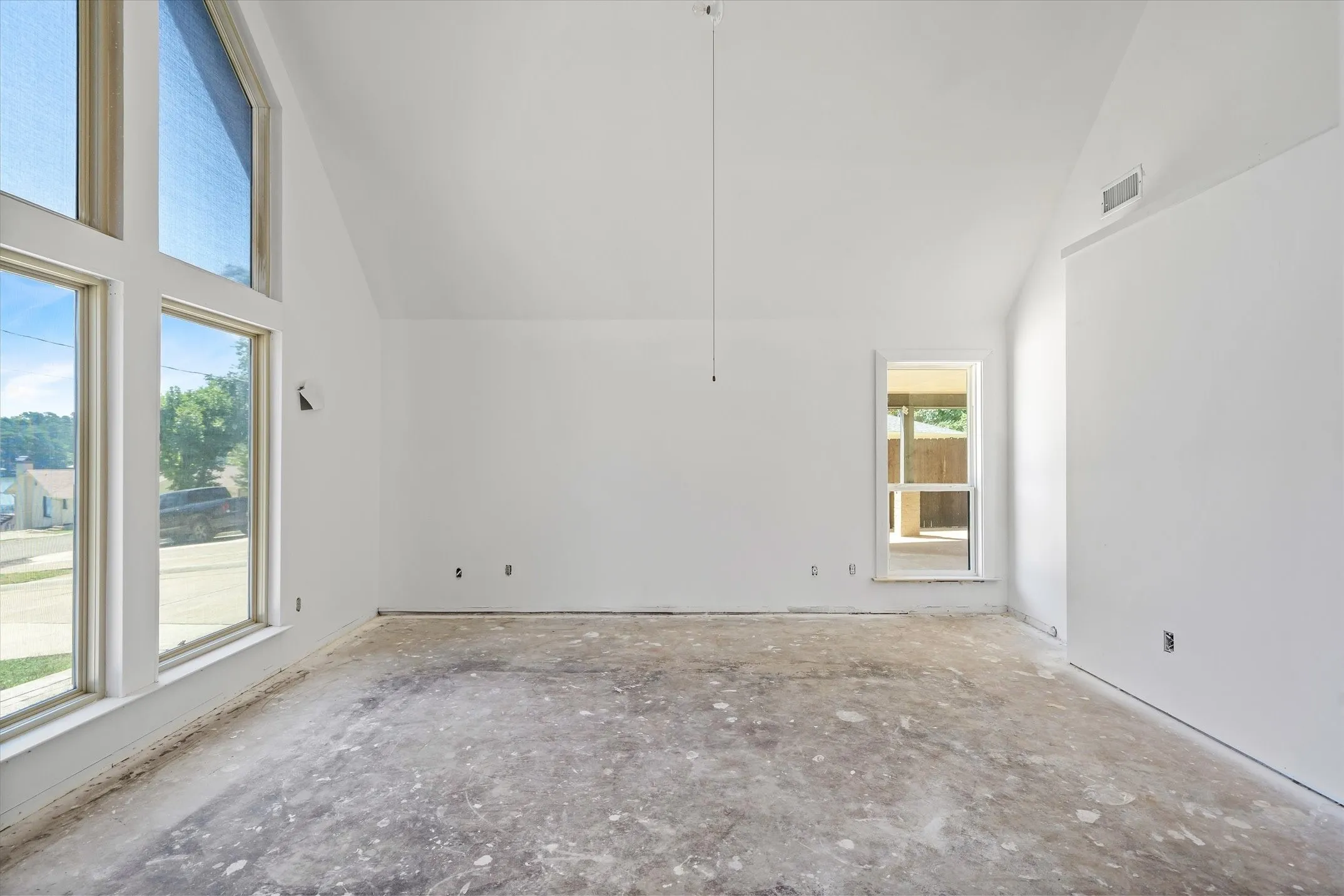 Single Family Residence For Sale in Smith County , 1428 Lakeshore, Hideaway, Texas 75771, 4 Bedroom, 4 Bathroom, 3 Garage spaces, 3,120 Sqft, built in 1976, mls#21372814, Real Estate Agent in Hideaway, Homes For Sale in Smith county, Homes For Sale in Hideaway, Realtor in Hideaway Texas, Real Estate Brokerage Independent Realty Texas, Luminita Cordes Realtor