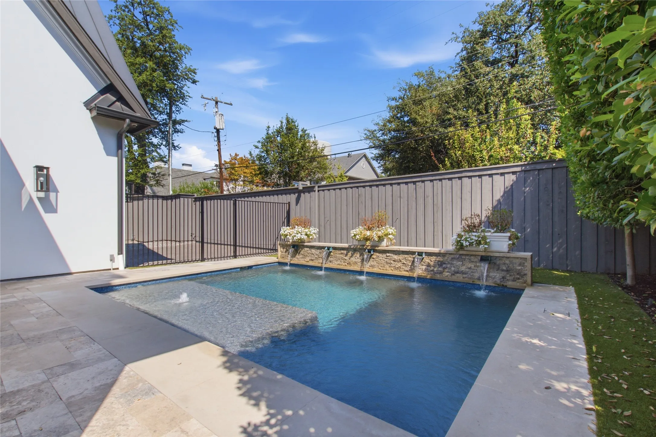 Single Family Residence For Sale in Dallas County , 3504 Wentwood Drive, University Park, Texas 75225, 5 Bedroom, 8 Bathroom, 2 Garage spaces, 6,672 Sqft, built in 2018, mls#21371048, Real Estate Agent in University Park, Homes For Sale in Dallas county, Homes For Sale in University Park, Realtor in University Park Texas, Real Estate Brokerage Independent Realty Texas, Luminita Cordes Realtor