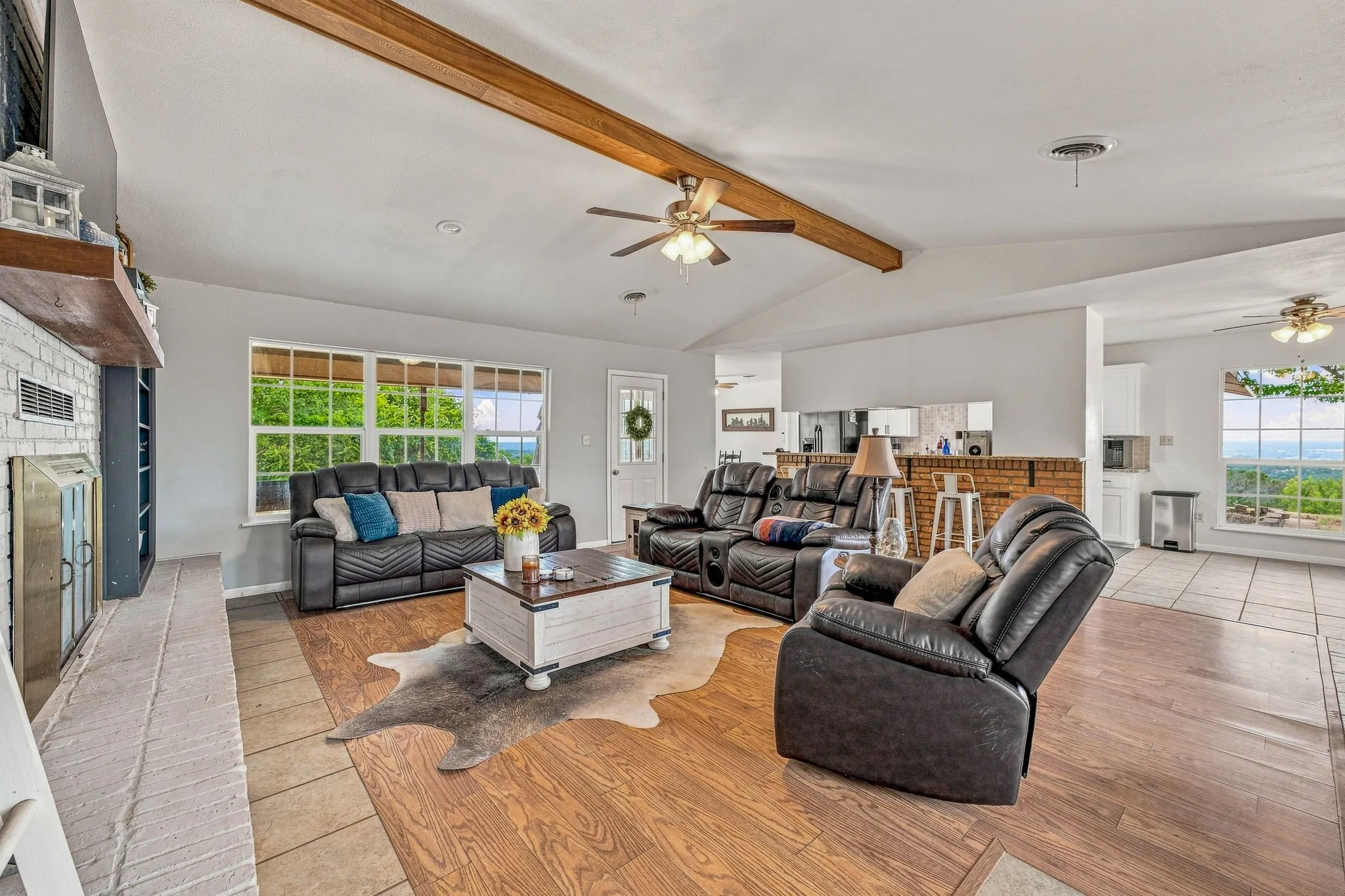 Single Family Residence For Sale in Parker County , 5351 Upper Denton Road, Weatherford, Texas 76085, 5 Bedroom, 4 Bathroom, Garage spaces, 2,853 Sqft, built in 1981, mls#21370174, Real Estate Agent in Weatherford, Homes For Sale in Parker county, Homes For Sale in Weatherford, Realtor in Weatherford Texas, Real Estate Brokerage Independent Realty Texas, Luminita Cordes Realtor