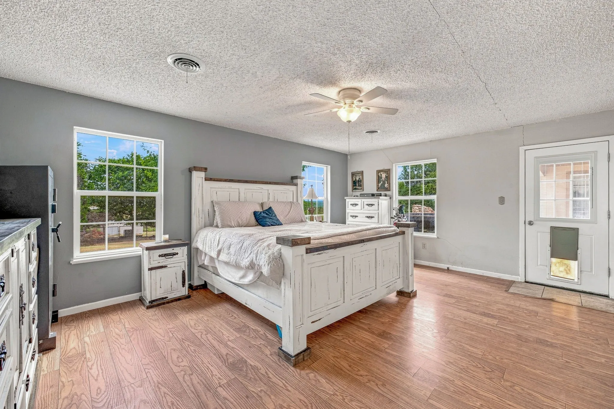 Single Family Residence For Sale in Parker County , 5351 Upper Denton Road, Weatherford, Texas 76085, 5 Bedroom, 4 Bathroom, Garage spaces, 2,853 Sqft, built in 1981, mls#21370174, Real Estate Agent in Weatherford, Homes For Sale in Parker county, Homes For Sale in Weatherford, Realtor in Weatherford Texas, Real Estate Brokerage Independent Realty Texas, Luminita Cordes Realtor