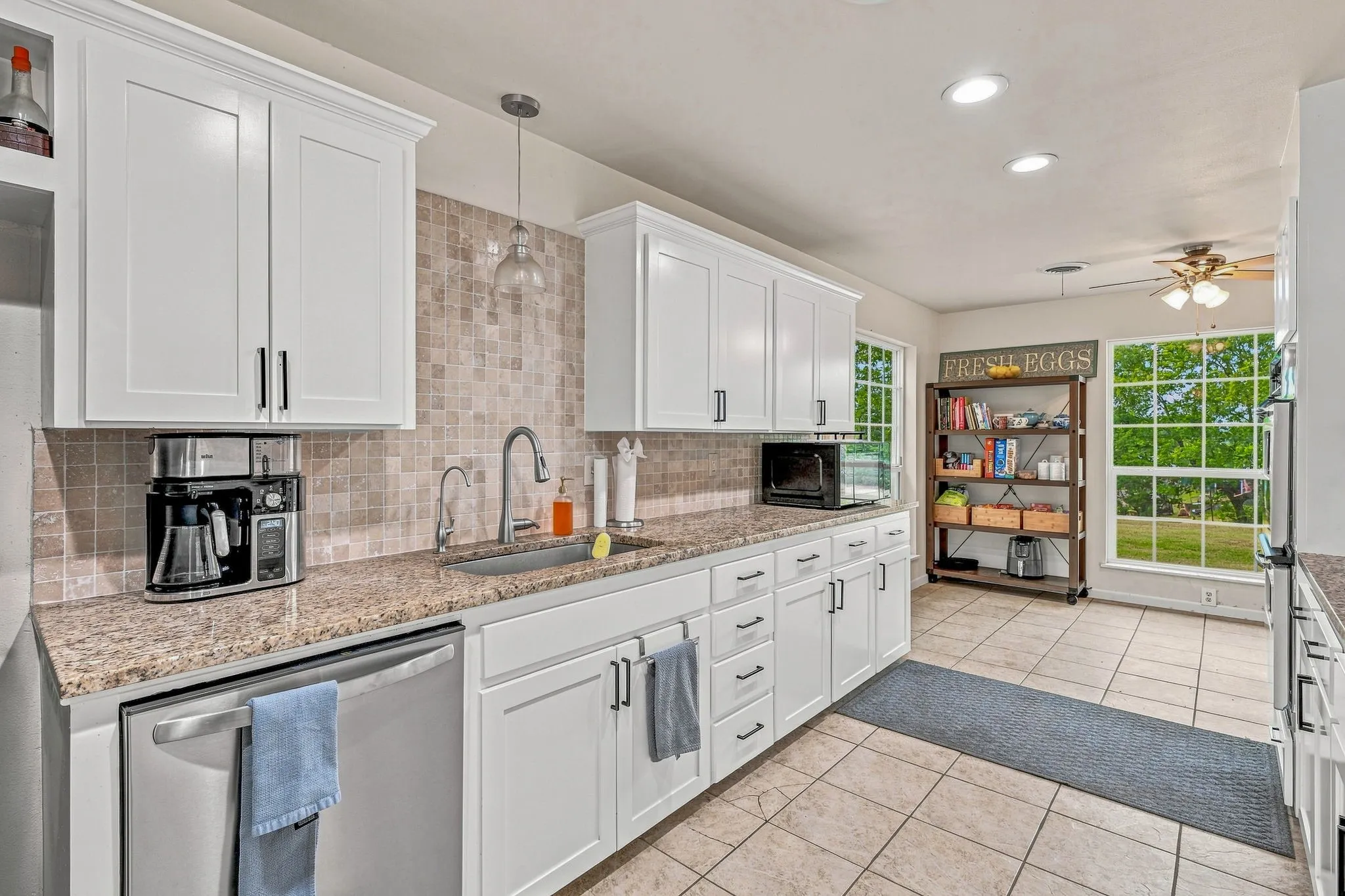 Single Family Residence For Sale in Parker County , 5351 Upper Denton Road, Weatherford, Texas 76085, 5 Bedroom, 4 Bathroom, Garage spaces, 2,853 Sqft, built in 1981, mls#21370174, Real Estate Agent in Weatherford, Homes For Sale in Parker county, Homes For Sale in Weatherford, Realtor in Weatherford Texas, Real Estate Brokerage Independent Realty Texas, Luminita Cordes Realtor