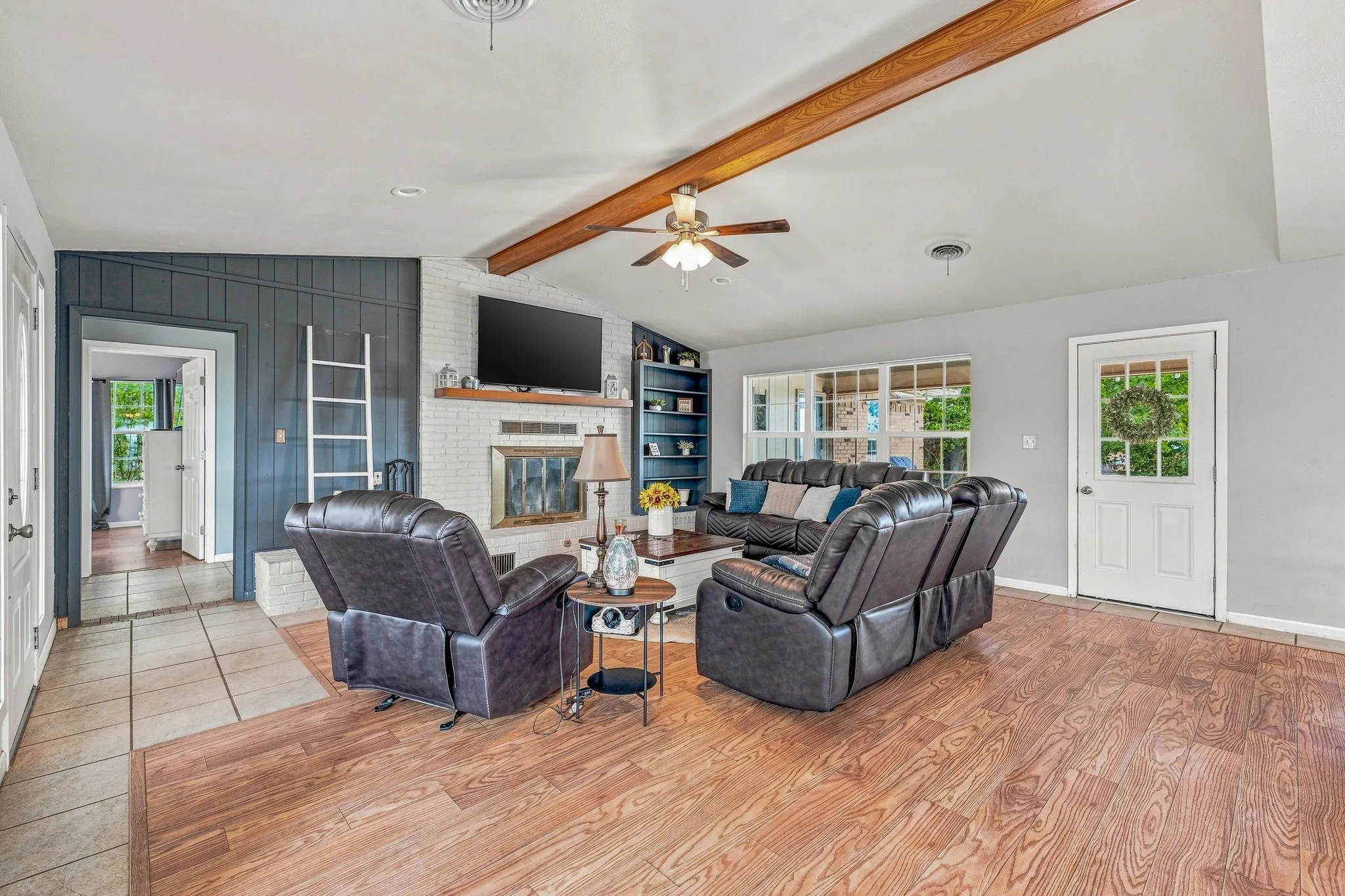 Single Family Residence For Sale in Parker County , 5351 Upper Denton Road, Weatherford, Texas 76085, 5 Bedroom, 4 Bathroom, Garage spaces, 2,853 Sqft, built in 1981, mls#21370174, Real Estate Agent in Weatherford, Homes For Sale in Parker county, Homes For Sale in Weatherford, Realtor in Weatherford Texas, Real Estate Brokerage Independent Realty Texas, Luminita Cordes Realtor