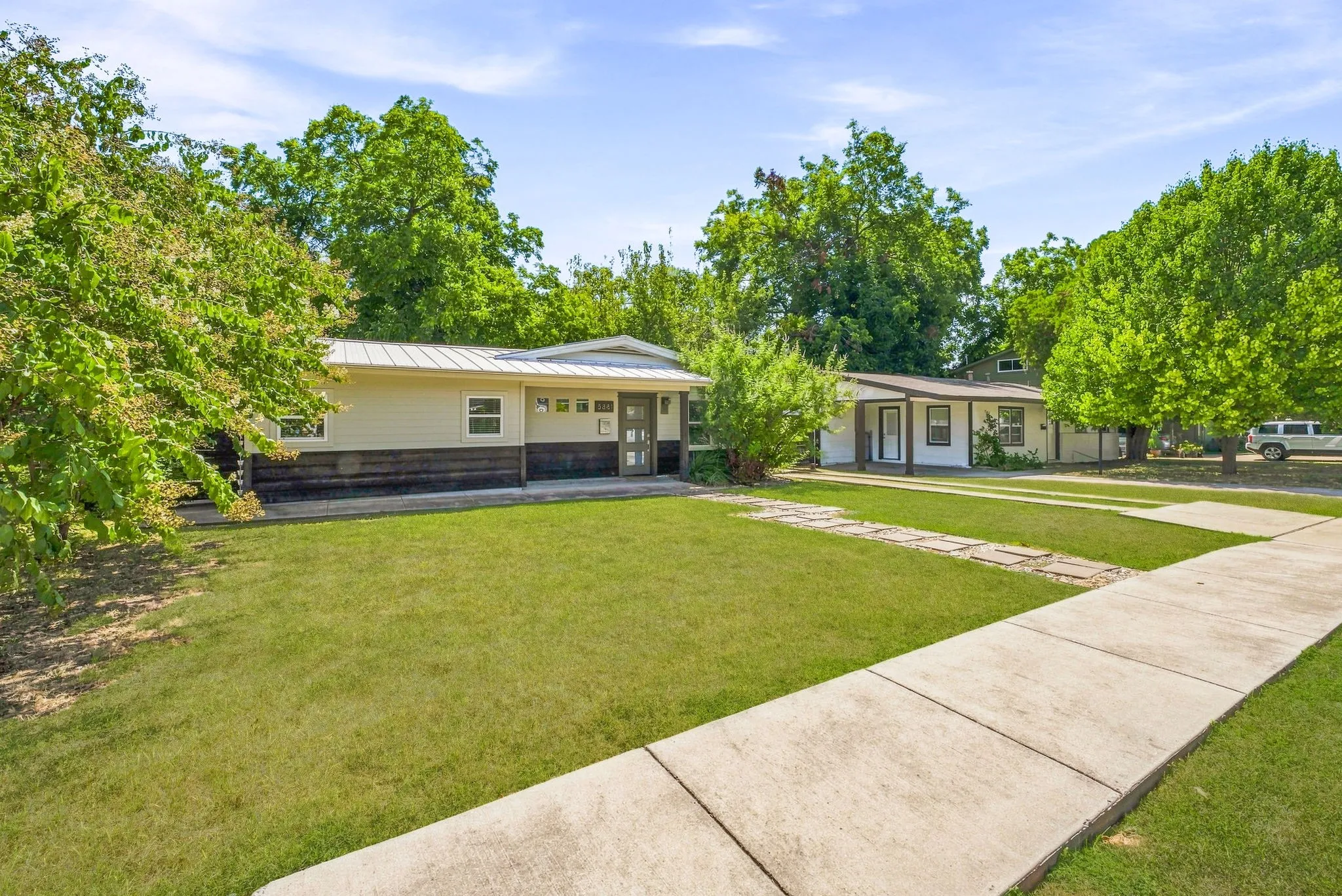 Single Family Residence For Sale in Tarrant County , 5881 Tracyne Drive, Westworth Village, Texas 76114, 3 Bedroom, 3 Bathroom, 2 Garage spaces, 1,473 Sqft, built in 1954, mls#21369812, Real Estate Agent in Westworth Village, Homes For Sale in Tarrant county, Homes For Sale in Westworth Village, Realtor in Westworth Village Texas, Real Estate Brokerage Independent Realty Texas, Luminita Cordes Realtor