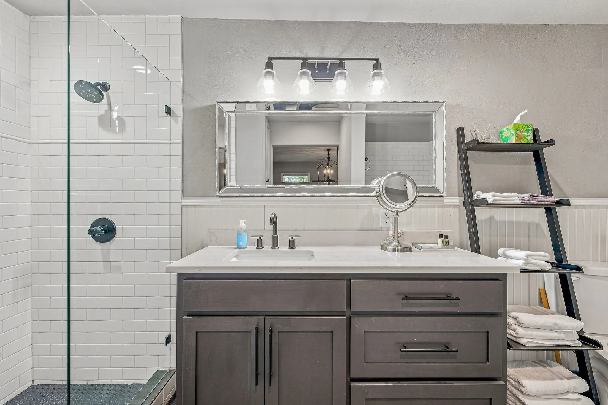 Single Family Residence For Sale in Tarrant County , 5881 Tracyne Drive, Westworth Village, Texas 76114, 3 Bedroom, 3 Bathroom, 2 Garage spaces, 1,473 Sqft, built in 1954, mls#21369812, Real Estate Agent in Westworth Village, Homes For Sale in Tarrant county, Homes For Sale in Westworth Village, Realtor in Westworth Village Texas, Real Estate Brokerage Independent Realty Texas, Luminita Cordes Realtor