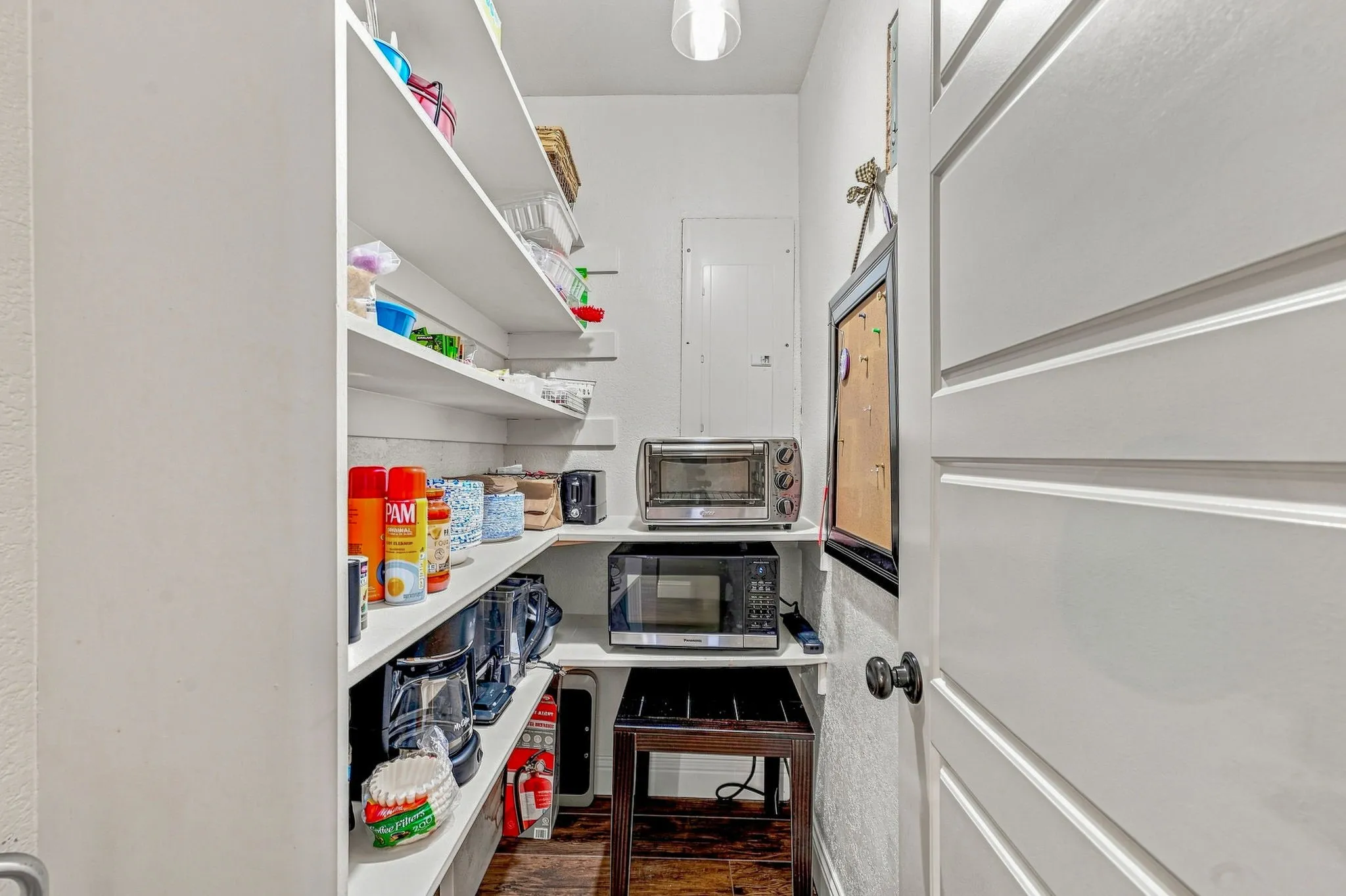Single Family Residence For Sale in Tarrant County , 5881 Tracyne Drive, Westworth Village, Texas 76114, 3 Bedroom, 3 Bathroom, 2 Garage spaces, 1,473 Sqft, built in 1954, mls#21369812, Real Estate Agent in Westworth Village, Homes For Sale in Tarrant county, Homes For Sale in Westworth Village, Realtor in Westworth Village Texas, Real Estate Brokerage Independent Realty Texas, Luminita Cordes Realtor