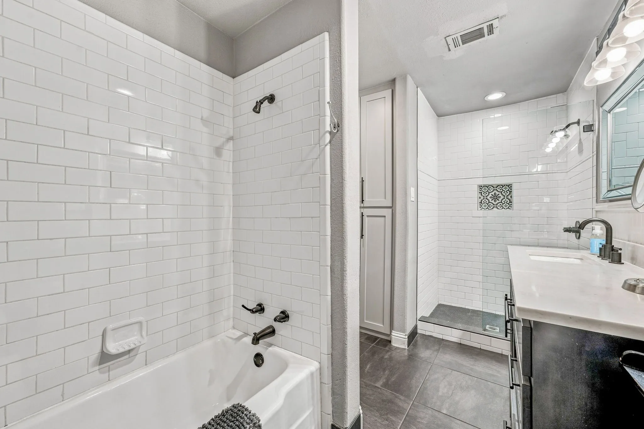 Single Family Residence For Sale in Tarrant County , 5881 Tracyne Drive, Westworth Village, Texas 76114, 3 Bedroom, 3 Bathroom, 2 Garage spaces, 1,473 Sqft, built in 1954, mls#21369812, Real Estate Agent in Westworth Village, Homes For Sale in Tarrant county, Homes For Sale in Westworth Village, Realtor in Westworth Village Texas, Real Estate Brokerage Independent Realty Texas, Luminita Cordes Realtor
