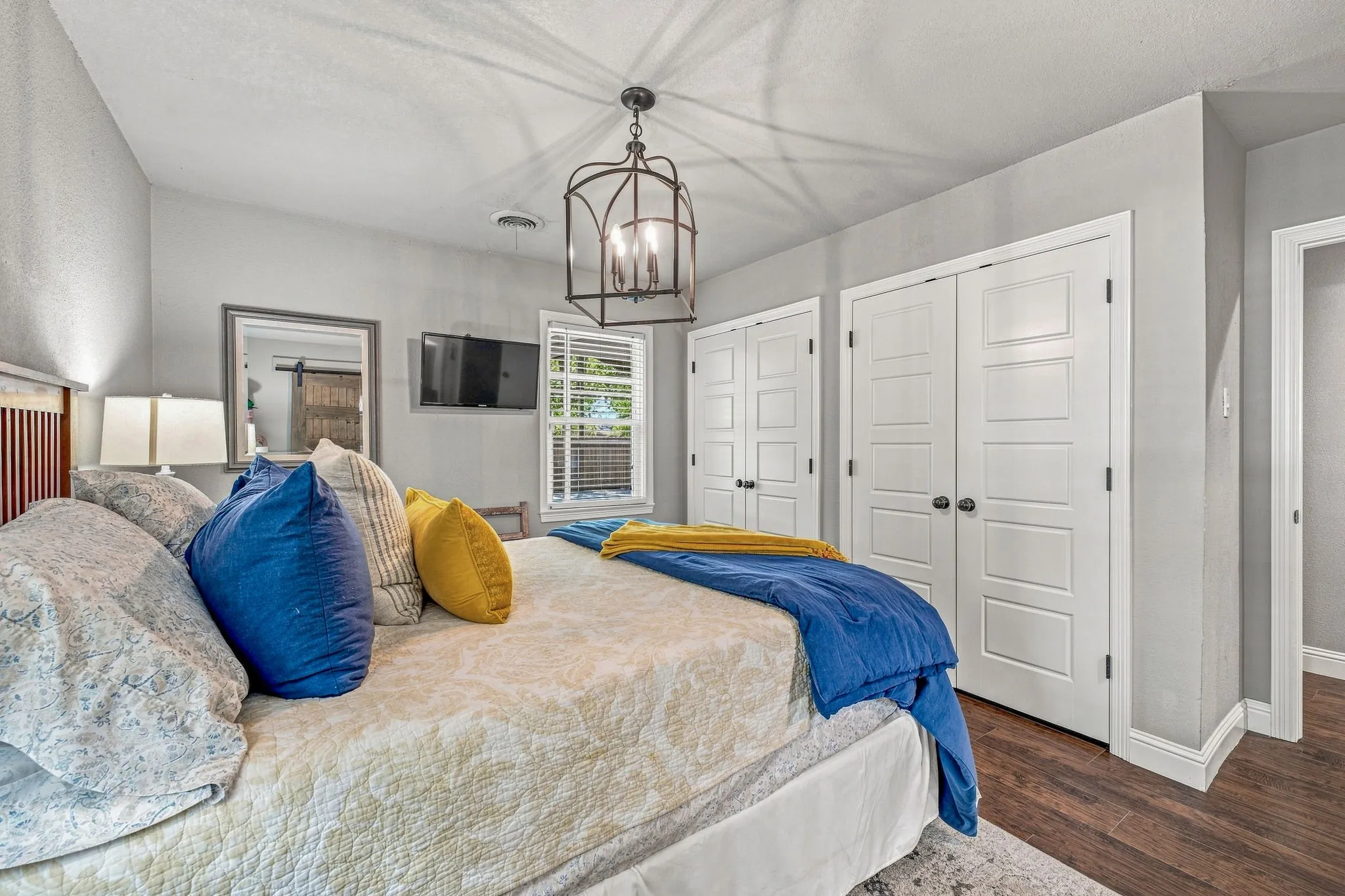 Single Family Residence For Sale in Tarrant County , 5881 Tracyne Drive, Westworth Village, Texas 76114, 3 Bedroom, 3 Bathroom, 2 Garage spaces, 1,473 Sqft, built in 1954, mls#21369812, Real Estate Agent in Westworth Village, Homes For Sale in Tarrant county, Homes For Sale in Westworth Village, Realtor in Westworth Village Texas, Real Estate Brokerage Independent Realty Texas, Luminita Cordes Realtor