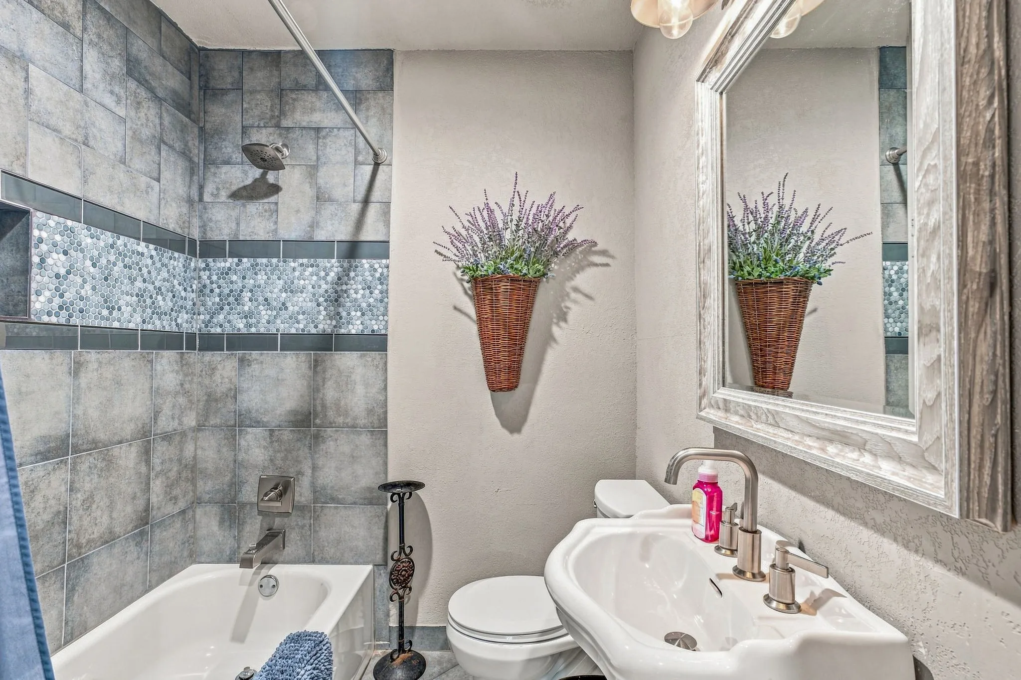 Single Family Residence For Sale in Tarrant County , 5881 Tracyne Drive, Westworth Village, Texas 76114, 3 Bedroom, 3 Bathroom, 2 Garage spaces, 1,473 Sqft, built in 1954, mls#21369812, Real Estate Agent in Westworth Village, Homes For Sale in Tarrant county, Homes For Sale in Westworth Village, Realtor in Westworth Village Texas, Real Estate Brokerage Independent Realty Texas, Luminita Cordes Realtor