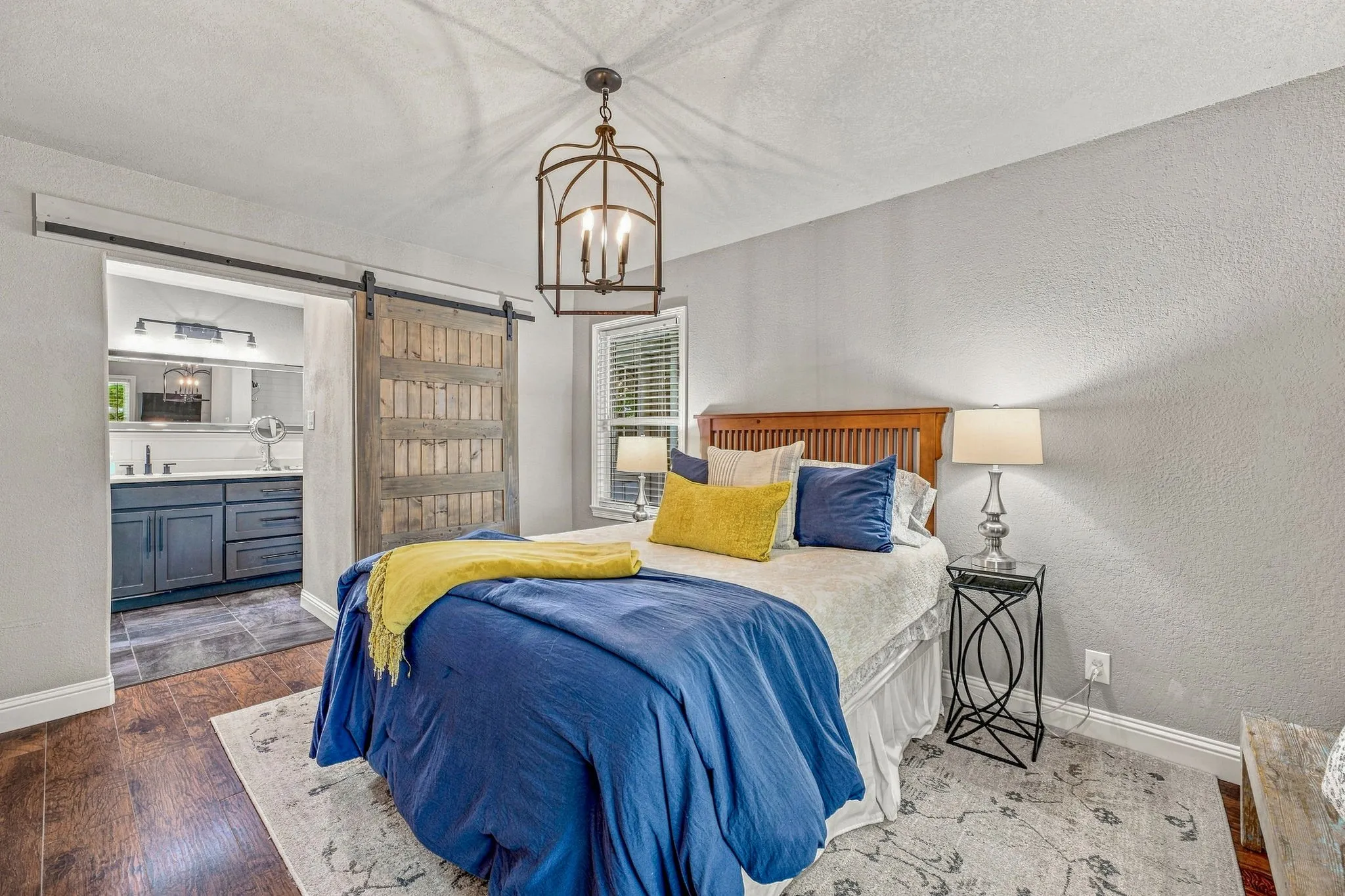 Single Family Residence For Sale in Tarrant County , 5881 Tracyne Drive, Westworth Village, Texas 76114, 3 Bedroom, 3 Bathroom, 2 Garage spaces, 1,473 Sqft, built in 1954, mls#21369812, Real Estate Agent in Westworth Village, Homes For Sale in Tarrant county, Homes For Sale in Westworth Village, Realtor in Westworth Village Texas, Real Estate Brokerage Independent Realty Texas, Luminita Cordes Realtor