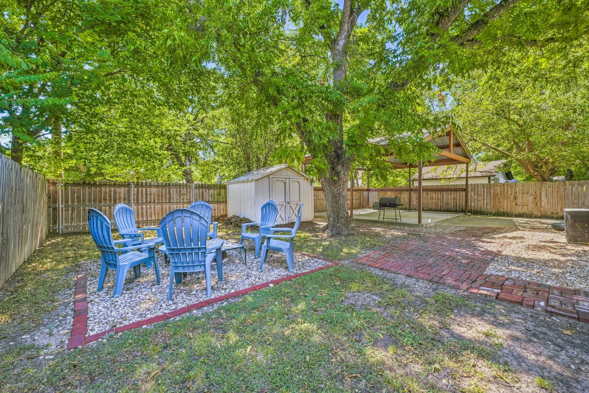 Single Family Residence For Sale in Tarrant County , 5881 Tracyne Drive, Westworth Village, Texas 76114, 3 Bedroom, 3 Bathroom, 2 Garage spaces, 1,473 Sqft, built in 1954, mls#21369812, Real Estate Agent in Westworth Village, Homes For Sale in Tarrant county, Homes For Sale in Westworth Village, Realtor in Westworth Village Texas, Real Estate Brokerage Independent Realty Texas, Luminita Cordes Realtor