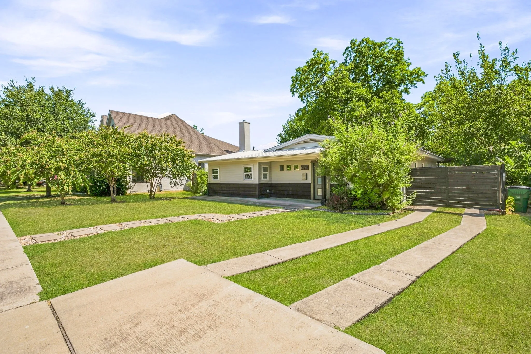 Single Family Residence For Sale in Tarrant County , 5881 Tracyne Drive, Westworth Village, Texas 76114, 3 Bedroom, 3 Bathroom, 2 Garage spaces, 1,473 Sqft, built in 1954, mls#21369812, Real Estate Agent in Westworth Village, Homes For Sale in Tarrant county, Homes For Sale in Westworth Village, Realtor in Westworth Village Texas, Real Estate Brokerage Independent Realty Texas, Luminita Cordes Realtor
