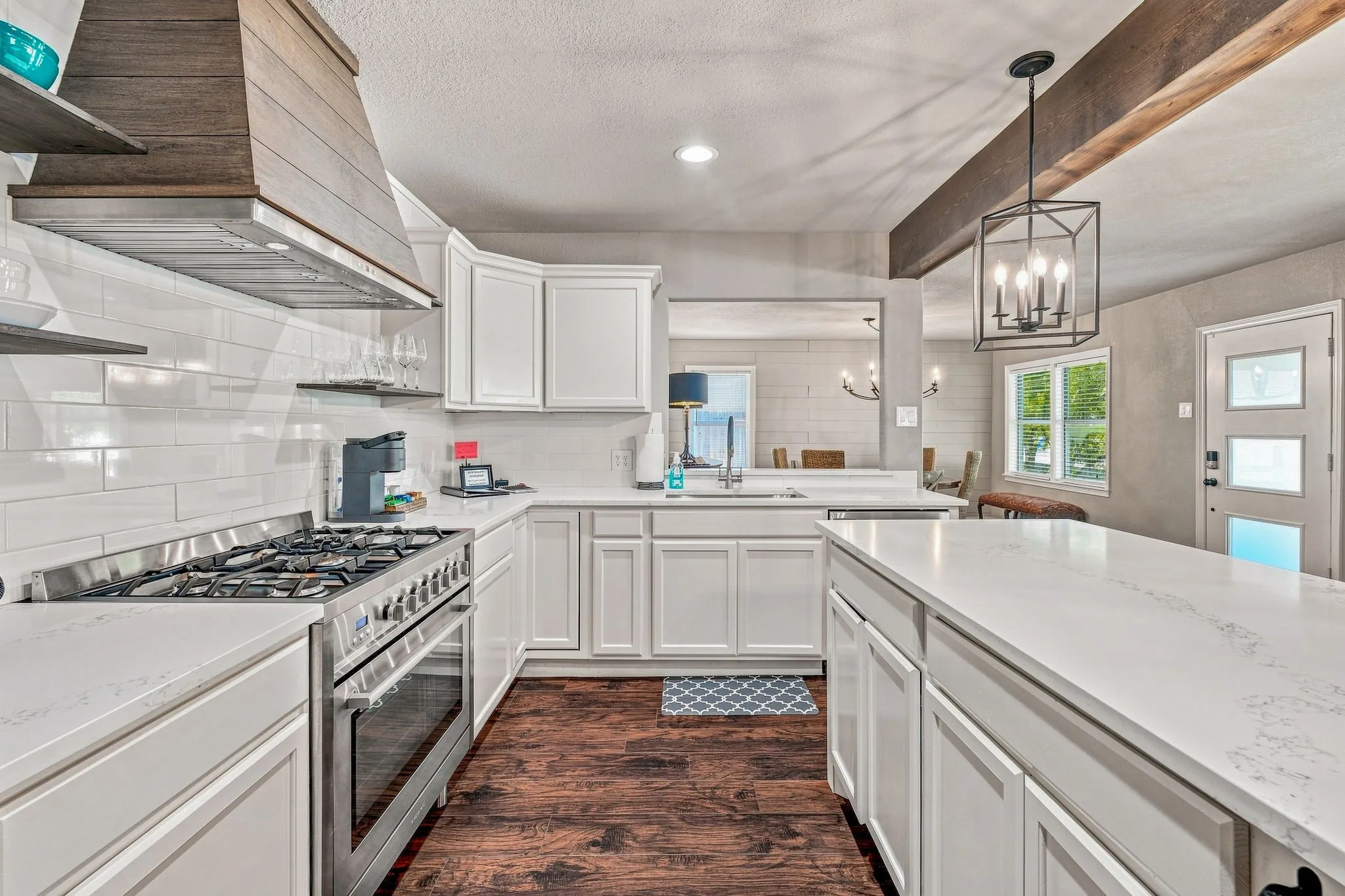 Single Family Residence For Sale in Tarrant County , 5881 Tracyne Drive, Westworth Village, Texas 76114, 3 Bedroom, 3 Bathroom, 2 Garage spaces, 1,473 Sqft, built in 1954, mls#21369812, Real Estate Agent in Westworth Village, Homes For Sale in Tarrant county, Homes For Sale in Westworth Village, Realtor in Westworth Village Texas, Real Estate Brokerage Independent Realty Texas, Luminita Cordes Realtor